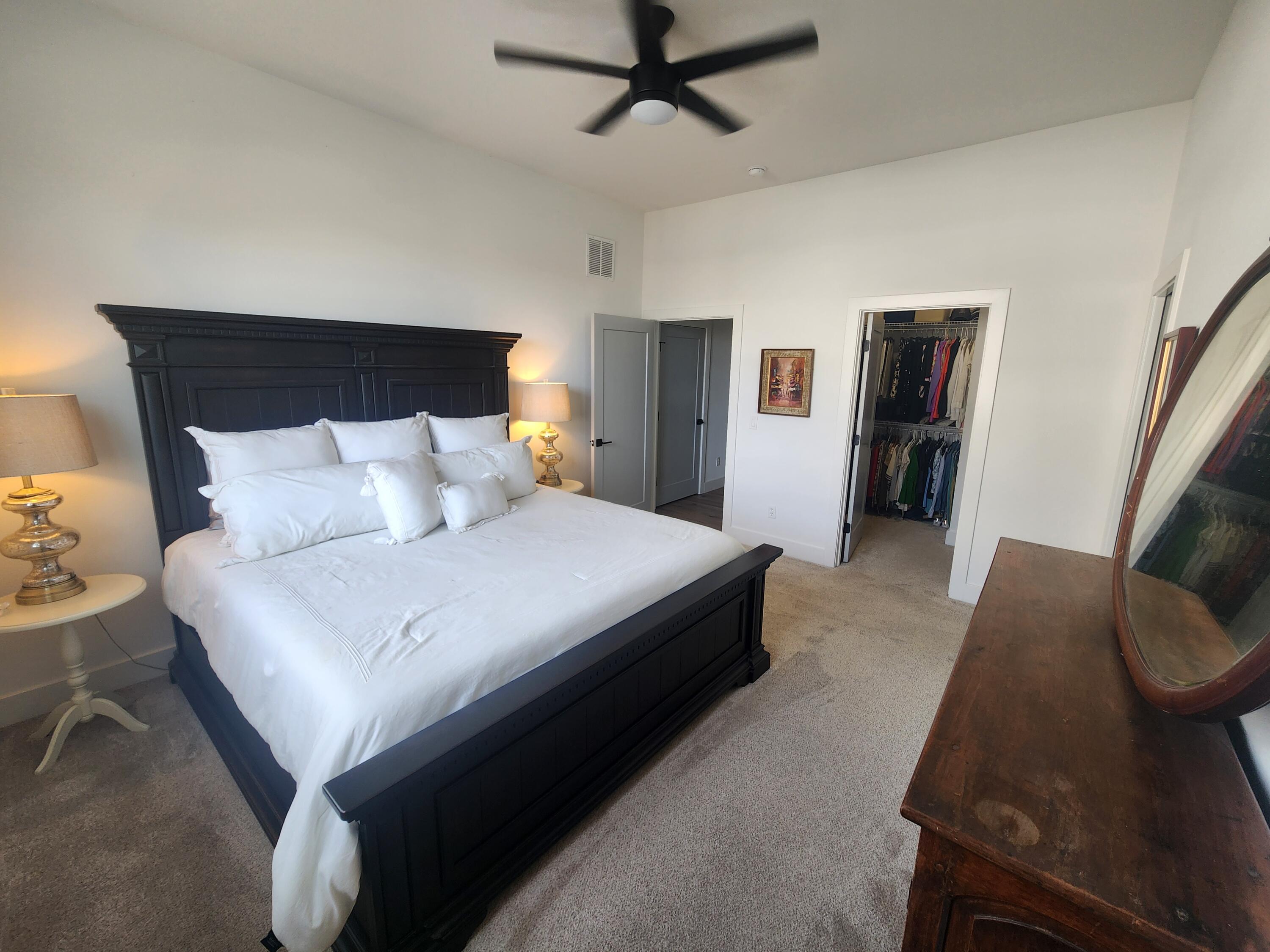 977 E Valley Trail Drive