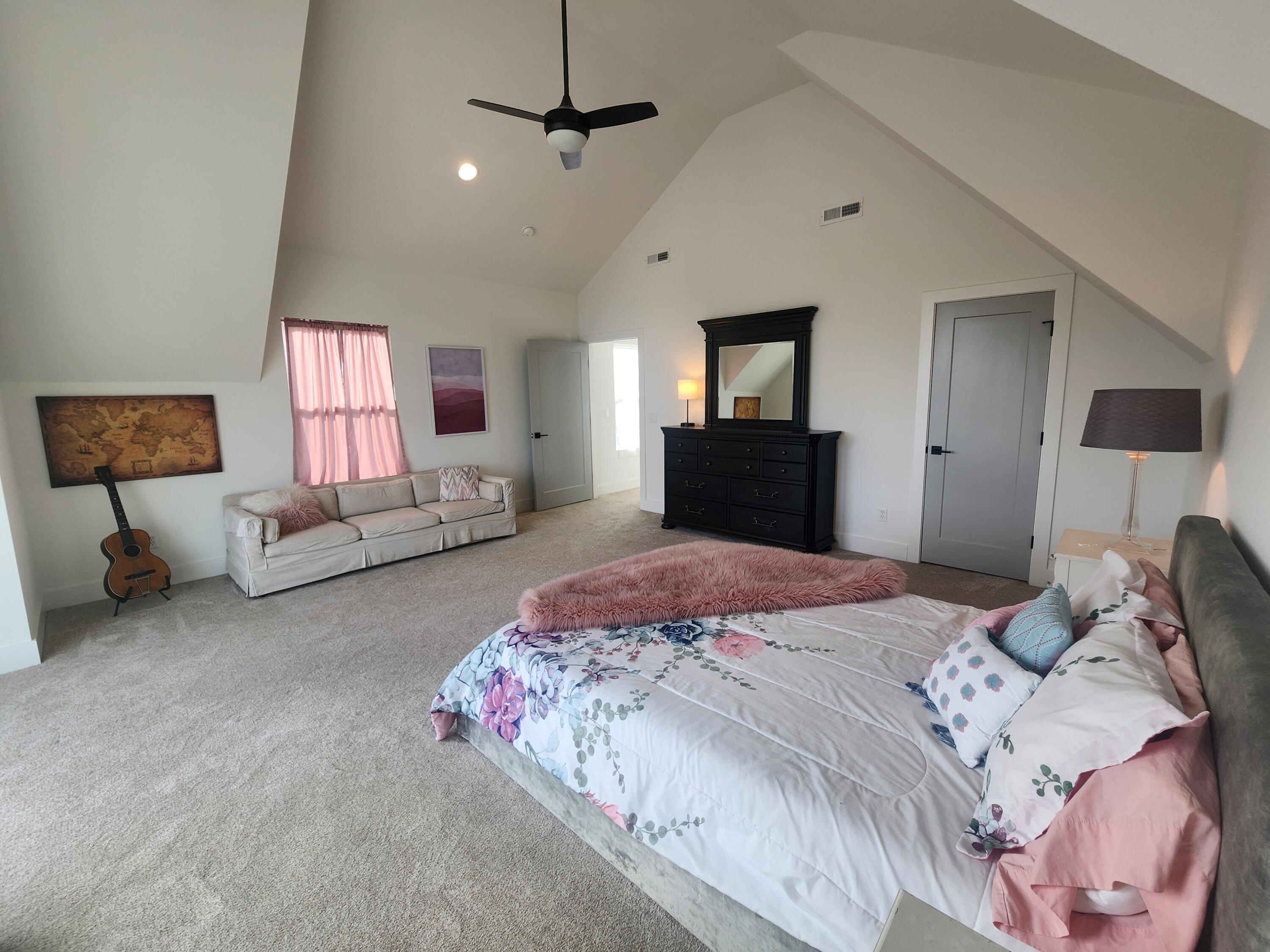 977 E Valley Trail Drive