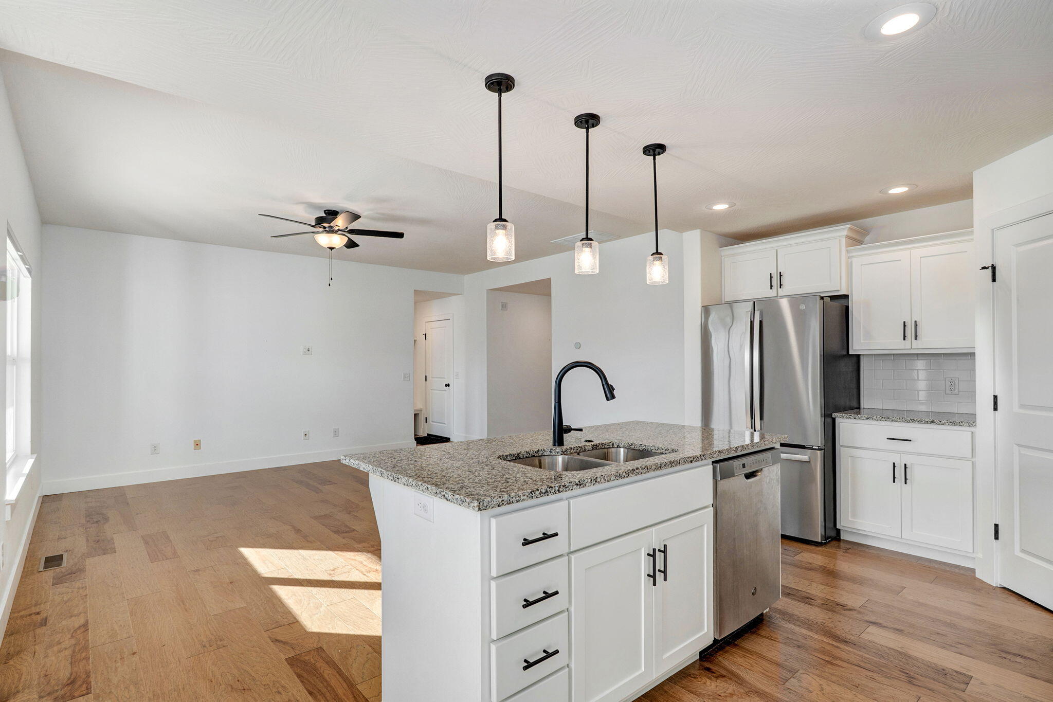 1884 S Lullwood Avenue