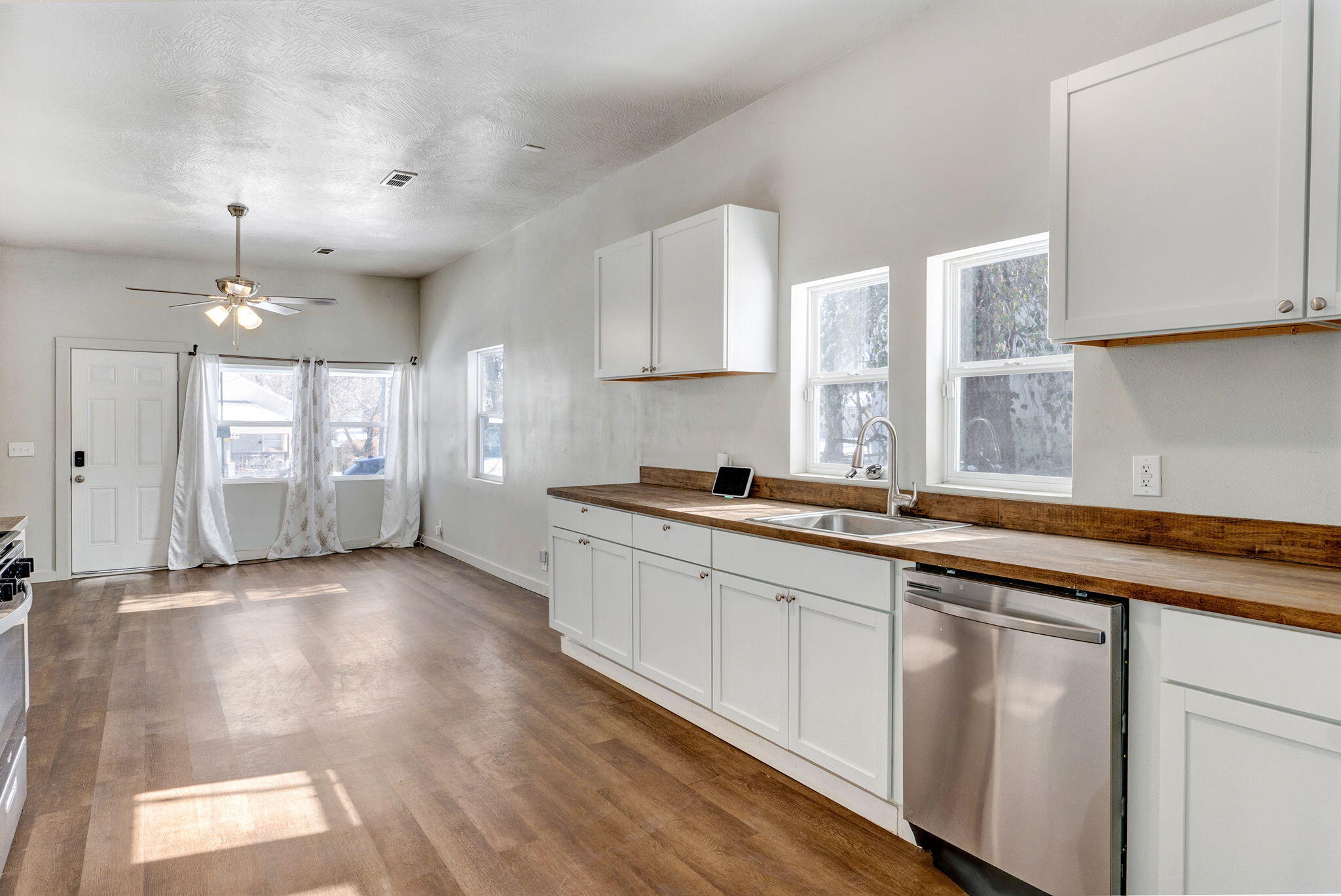 2111 N Newton Avenue