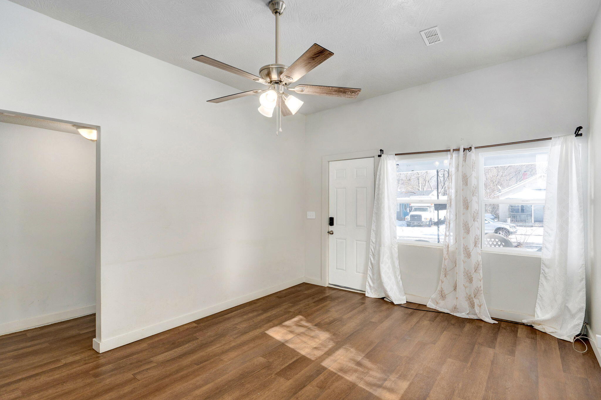 2111 N Newton Avenue