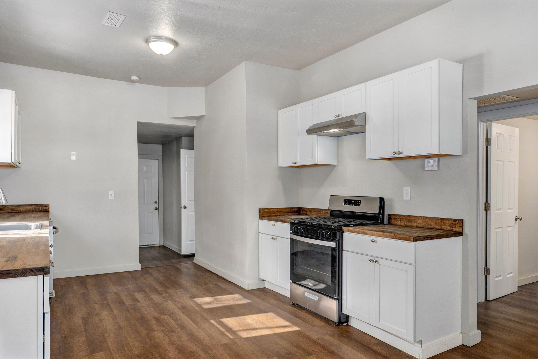 2111 N Newton Avenue