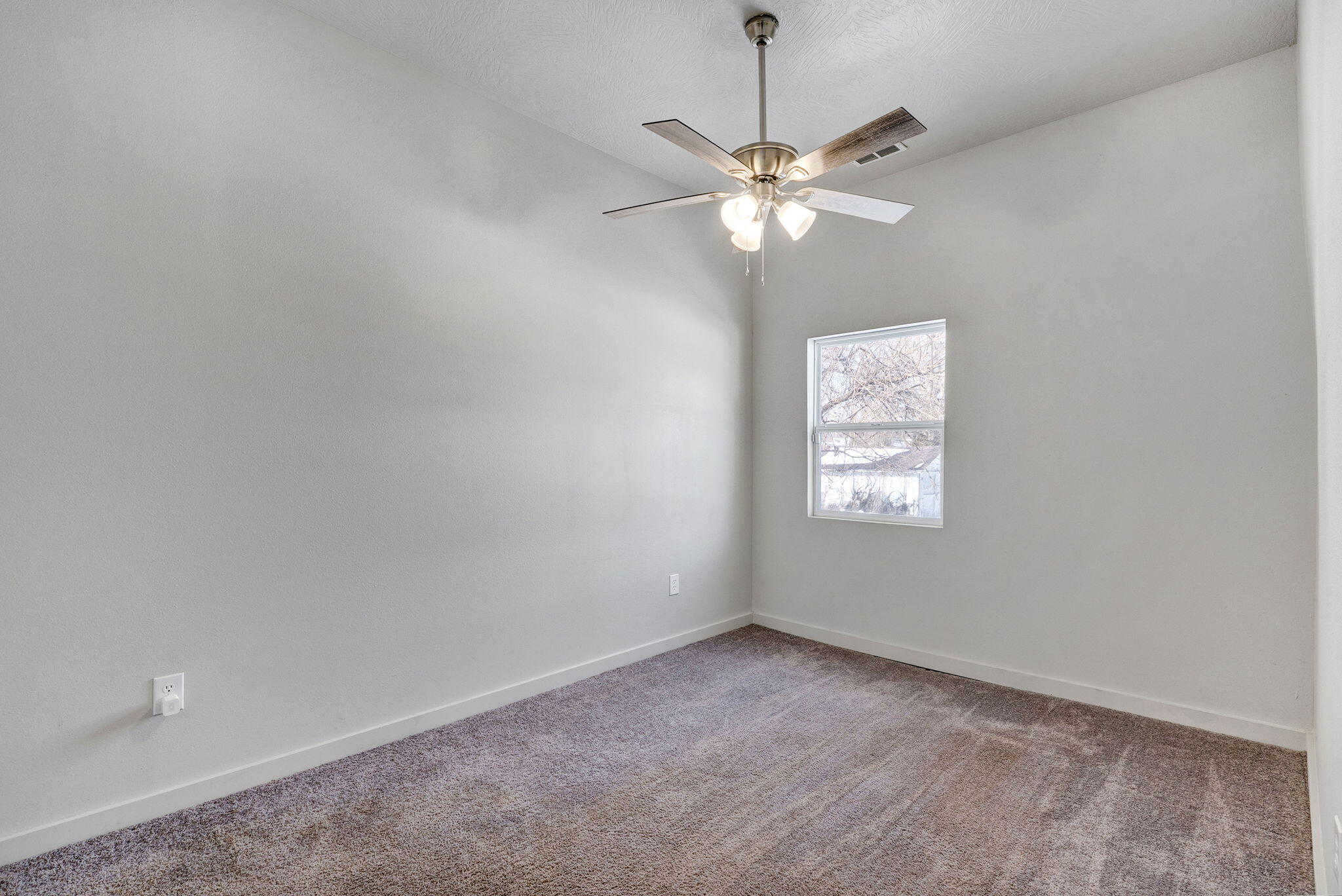 2111 N Newton Avenue