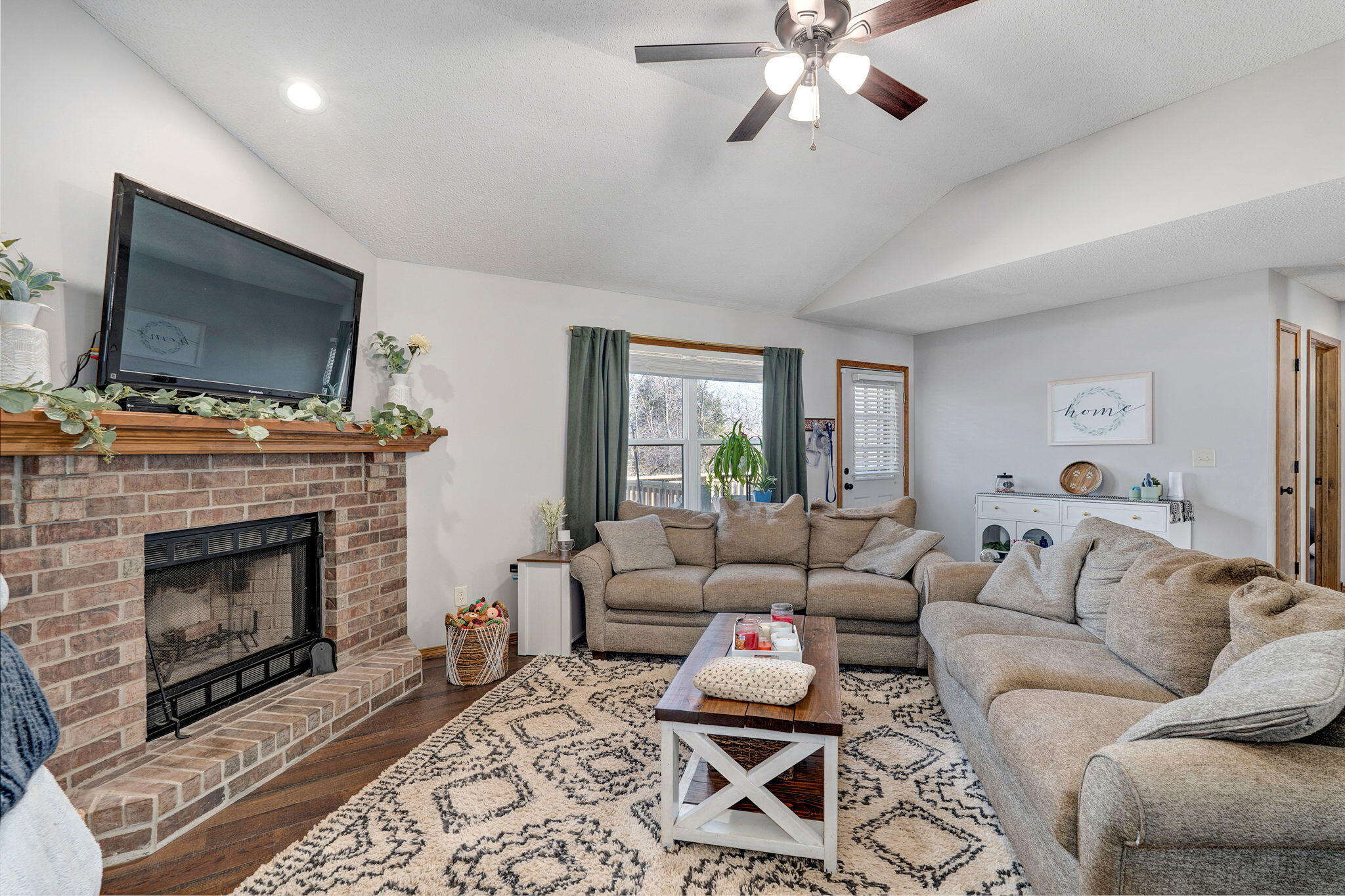 3569 W Cardinal Drive