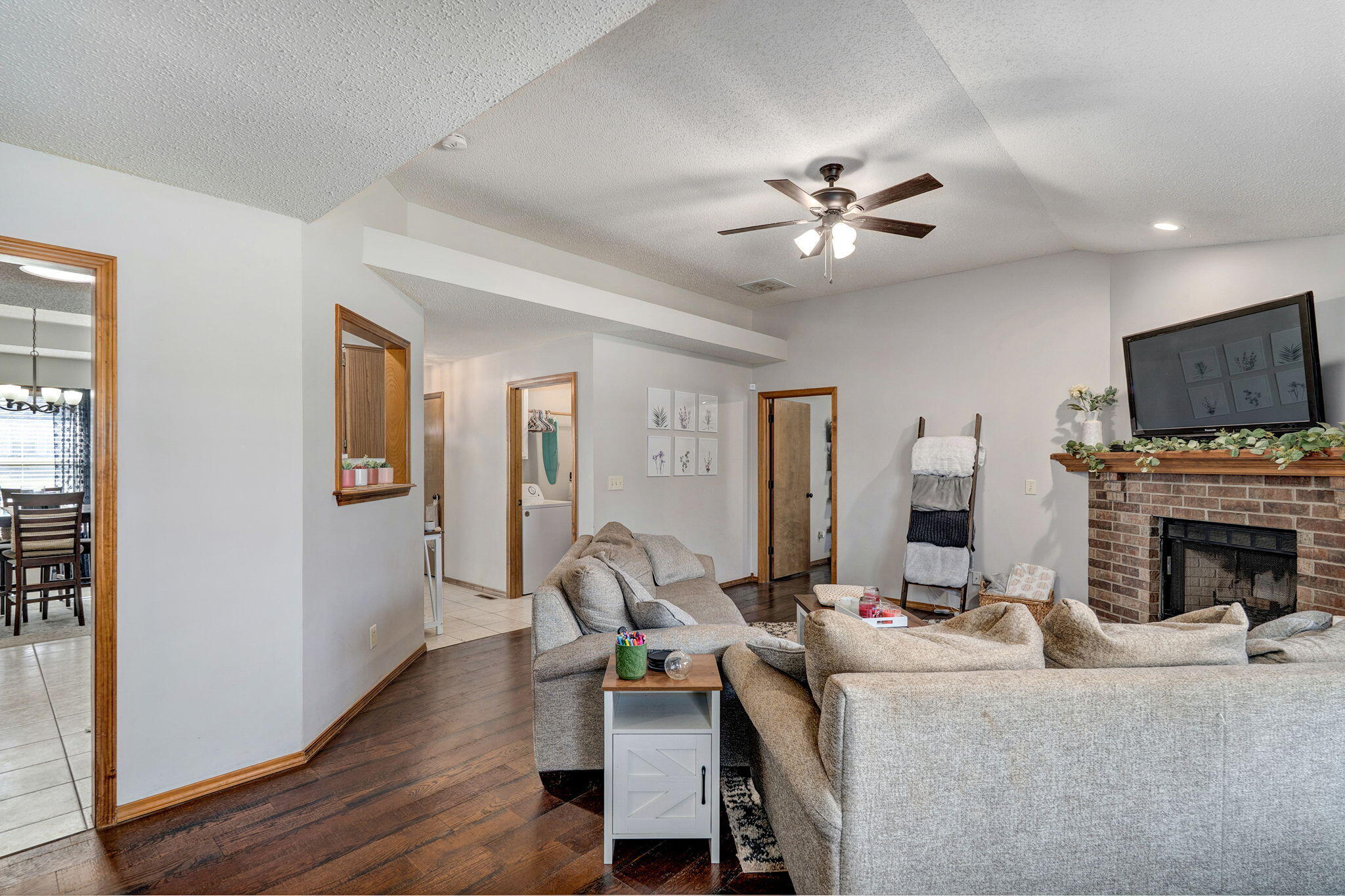 3569 W Cardinal Drive