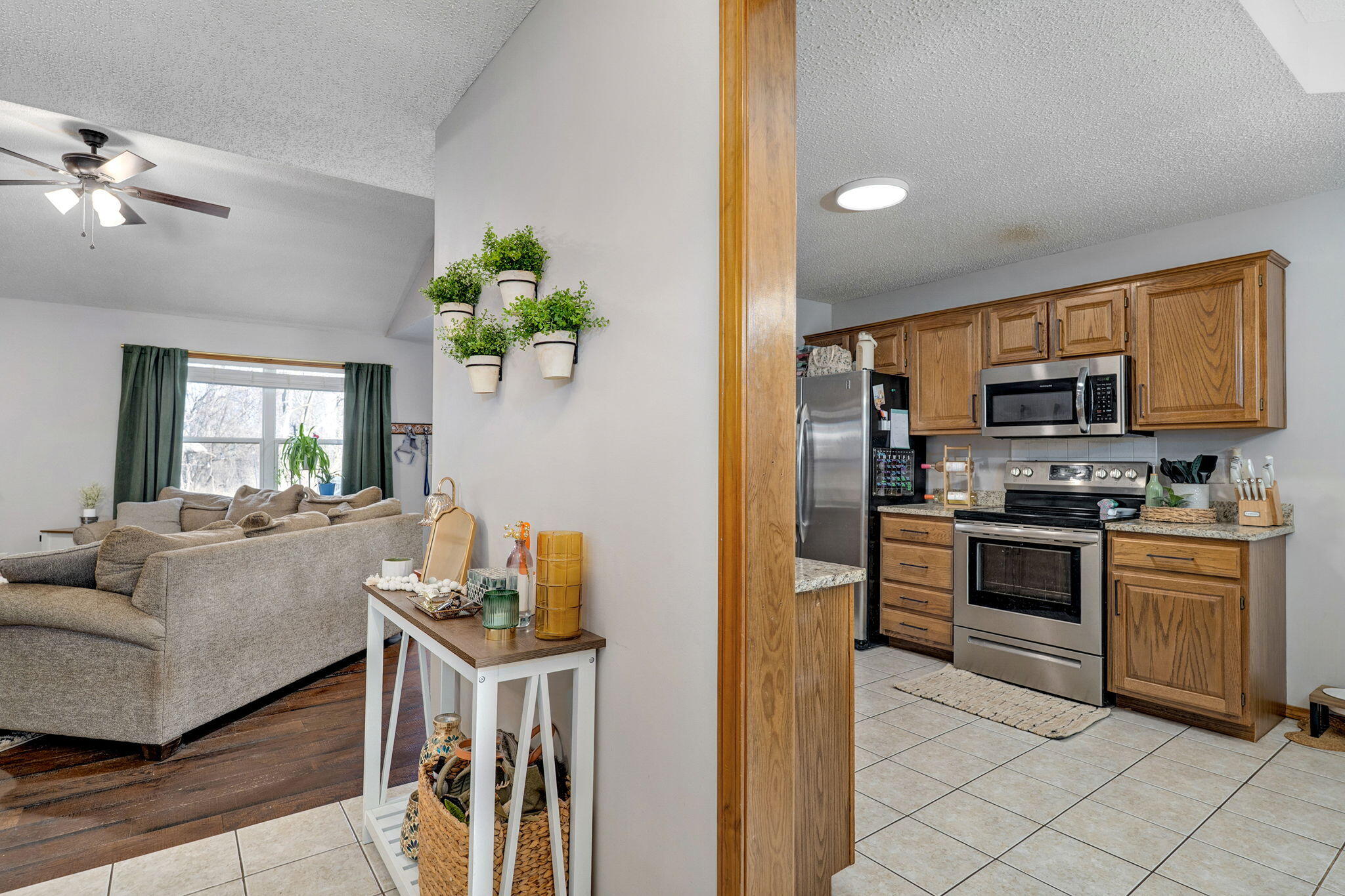 3569 W Cardinal Drive