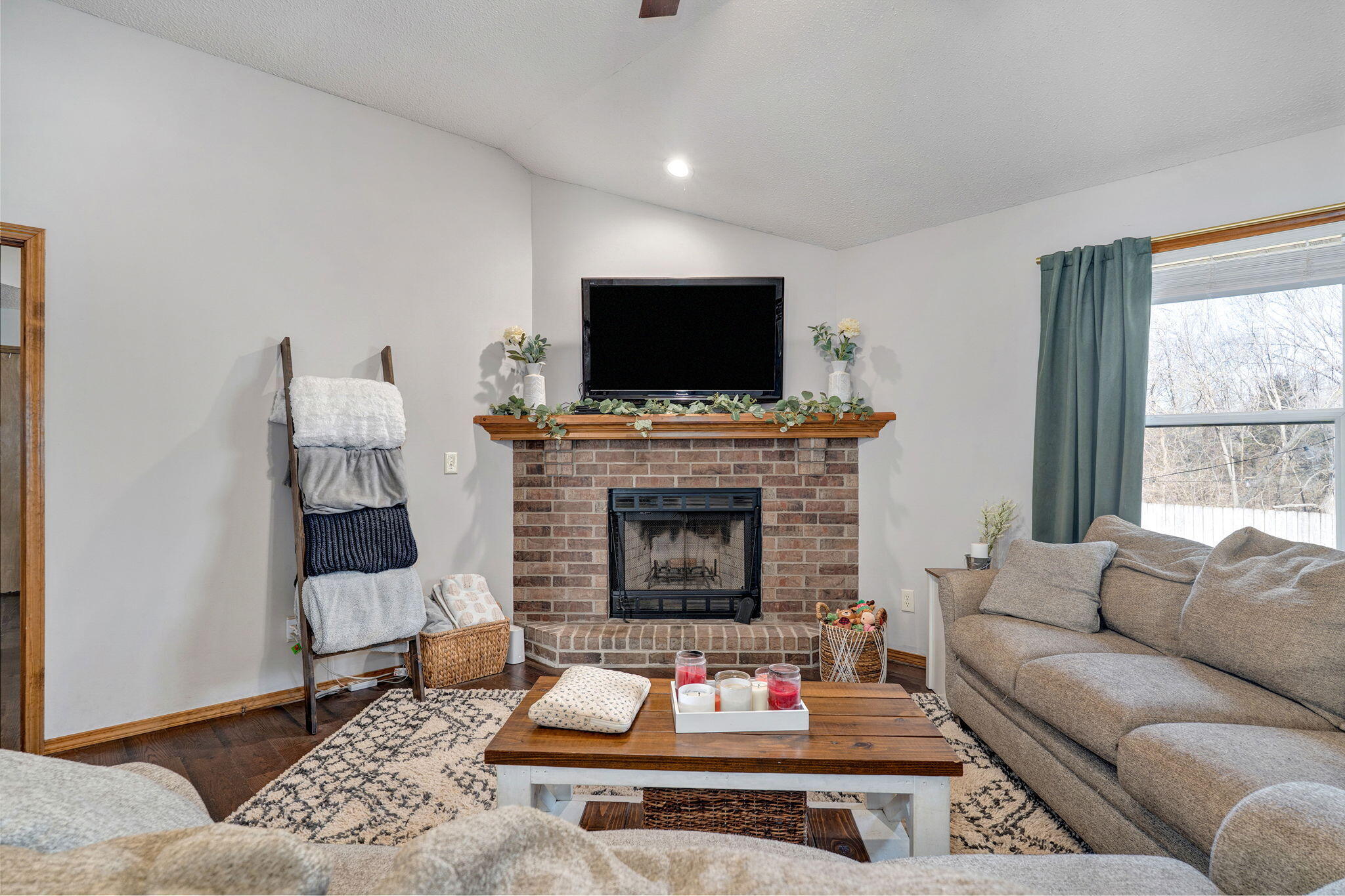 3569 W Cardinal Drive