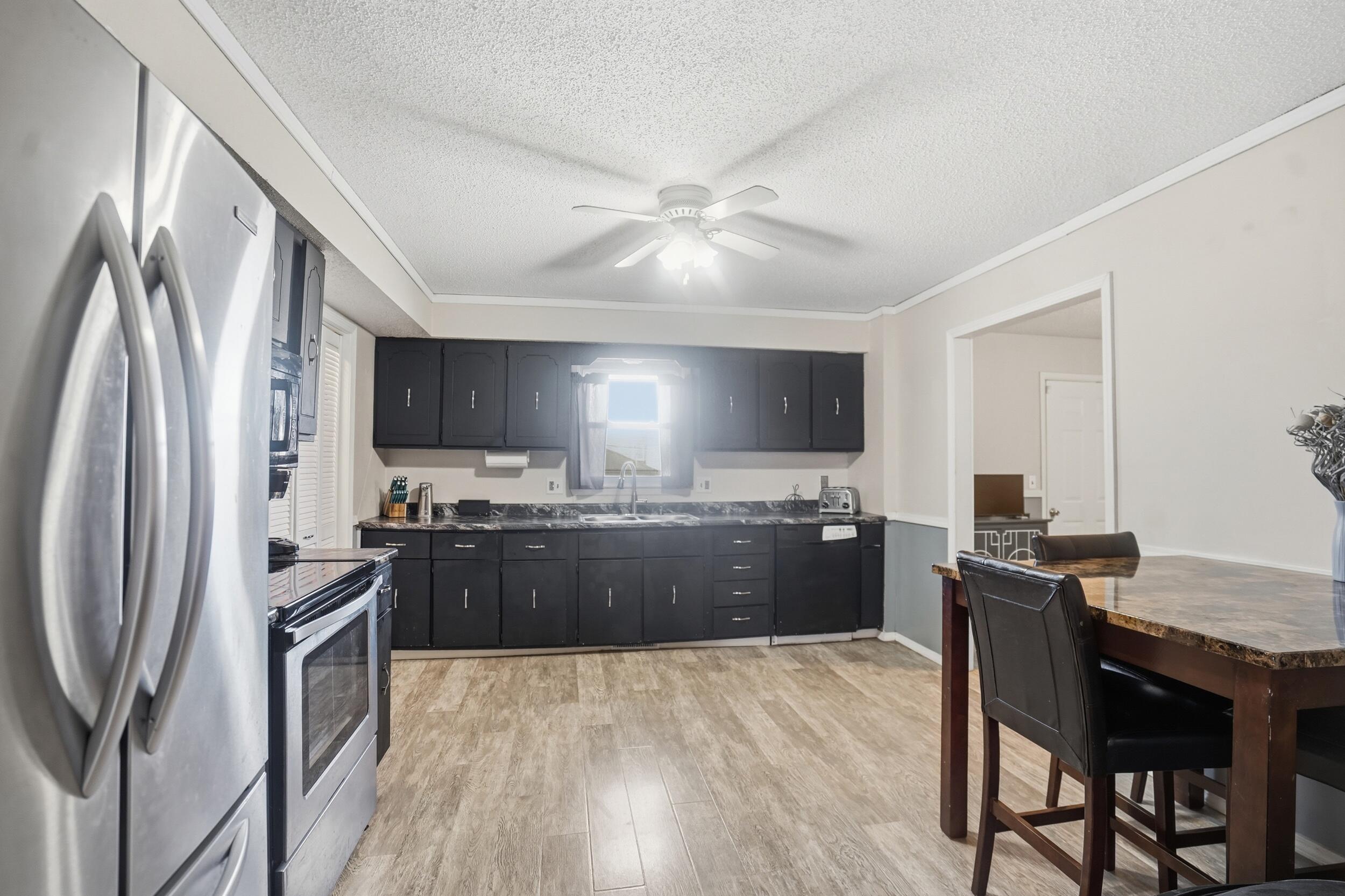 933 W Morningside Street