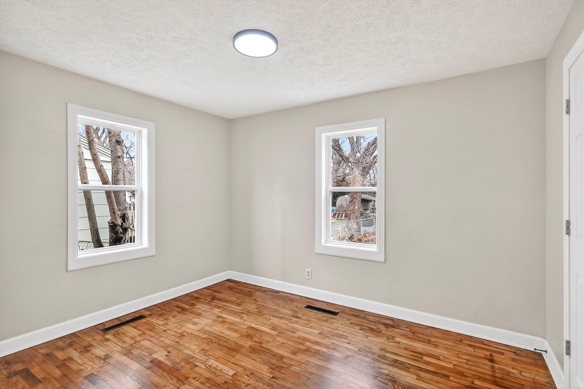 2326 W Nichols Street