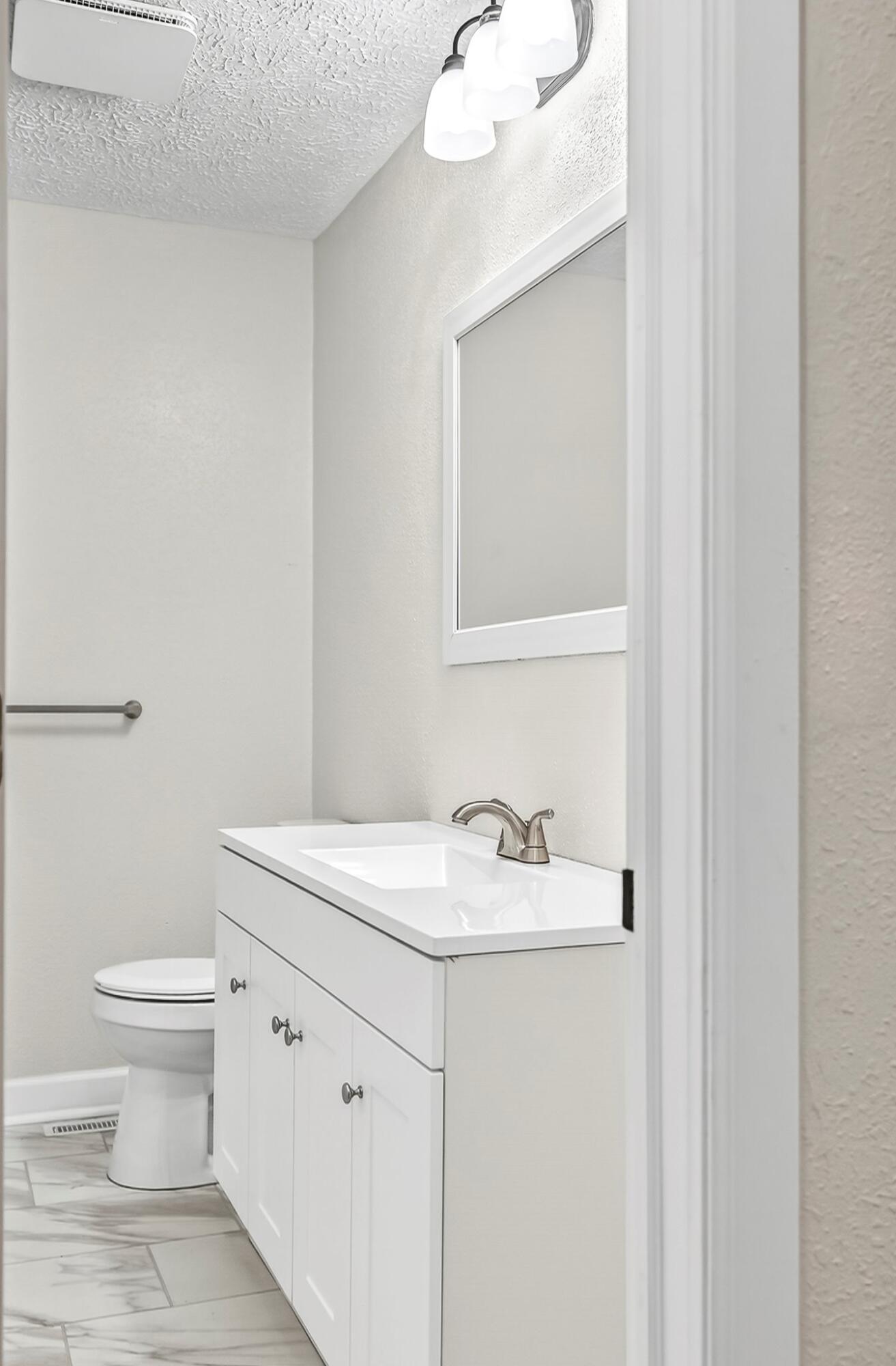 2326 W Nichols Street