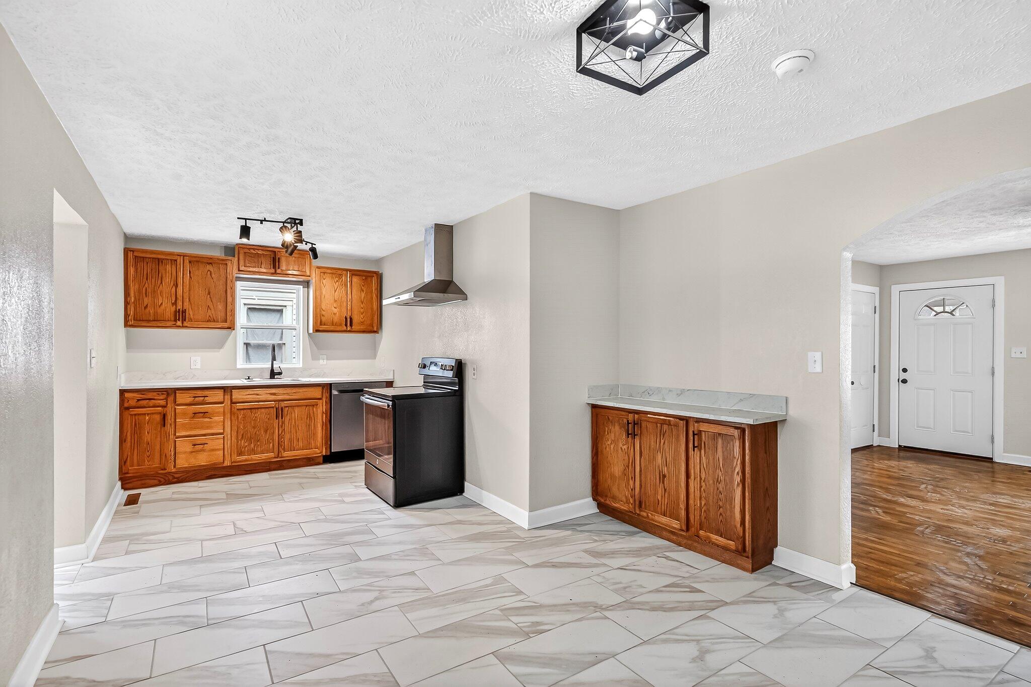 2326 W Nichols Street