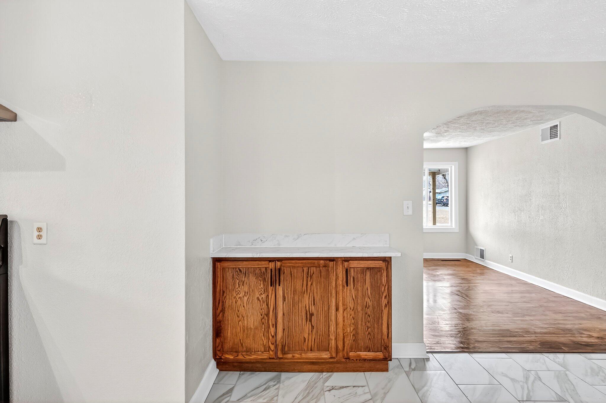 2326 W Nichols Street