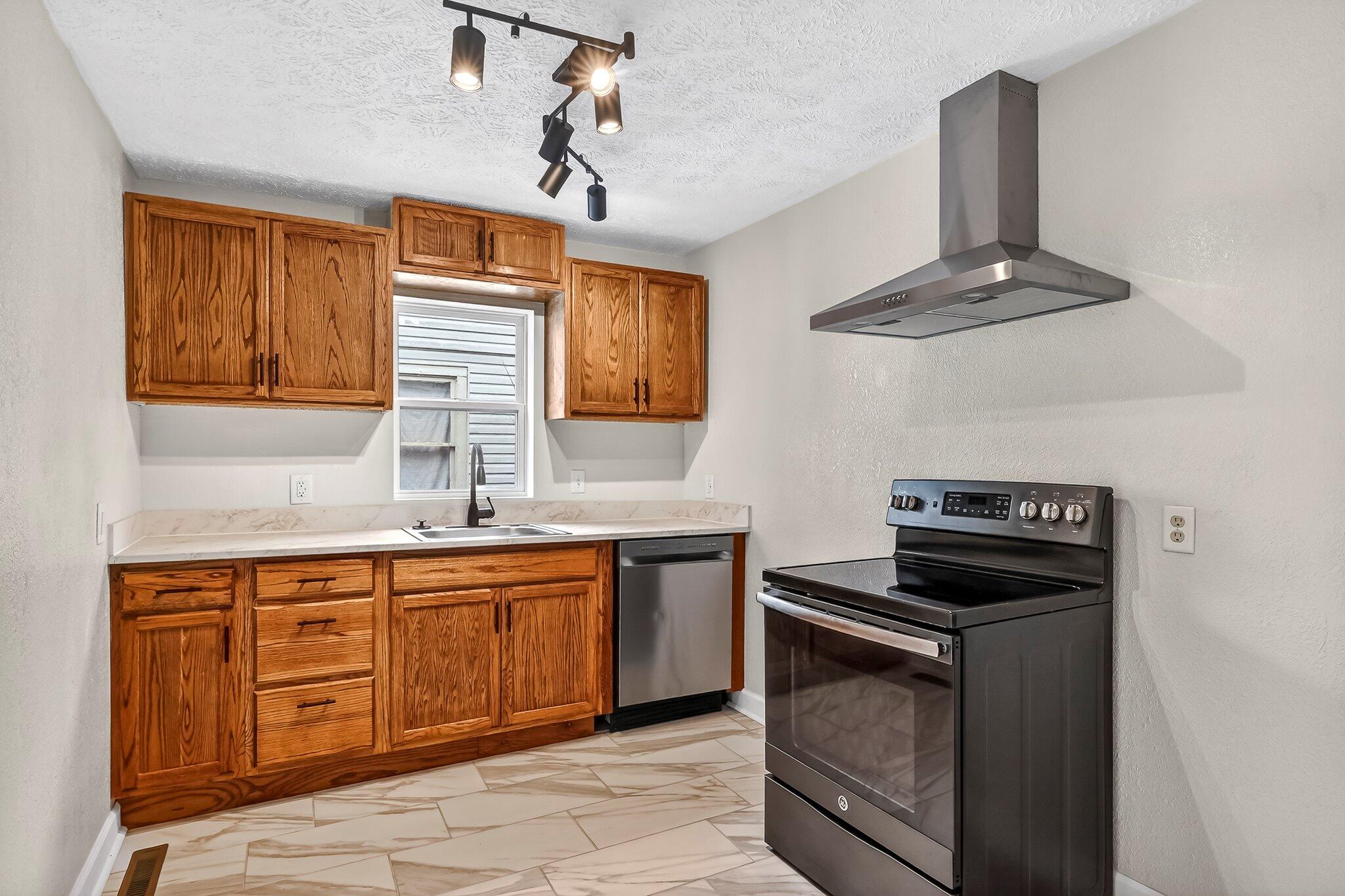 2326 W Nichols Street