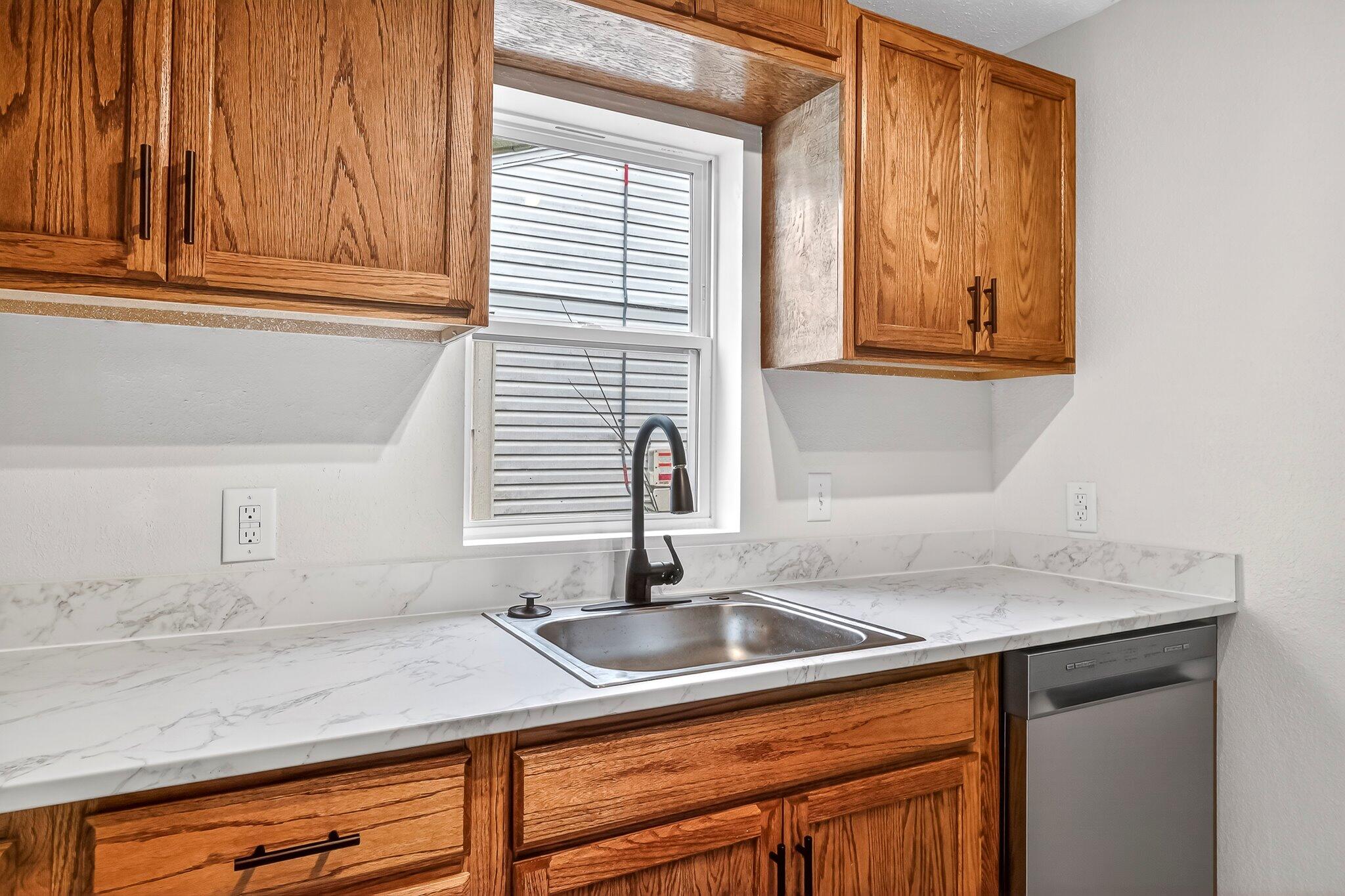 2326 W Nichols Street