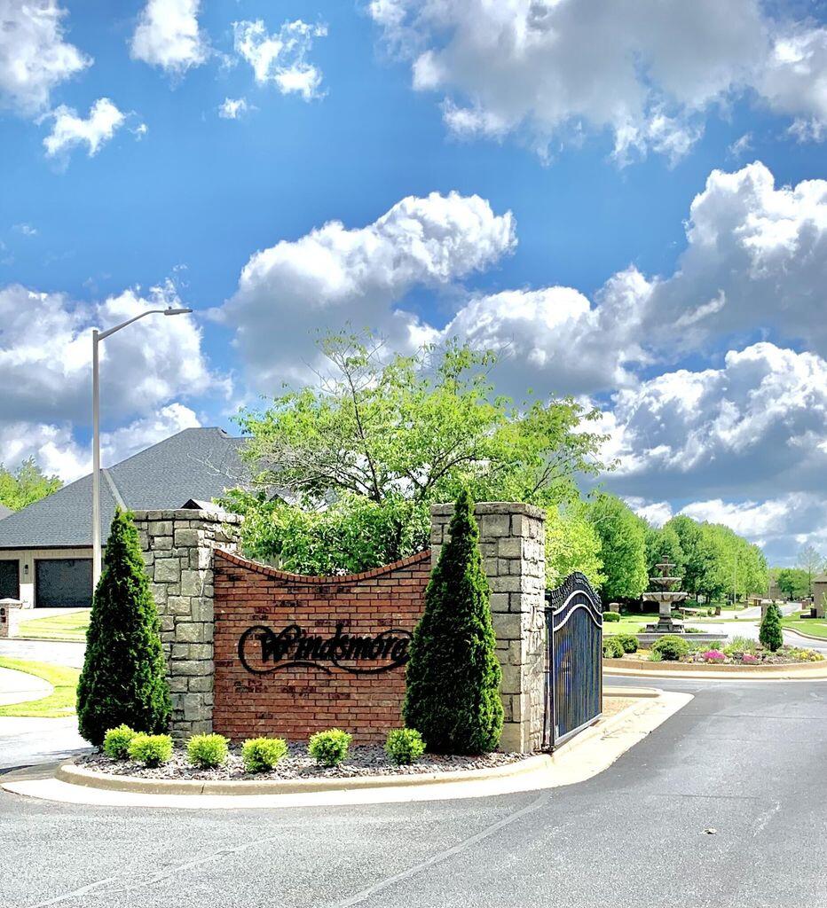 3912 E Windsmore Drive