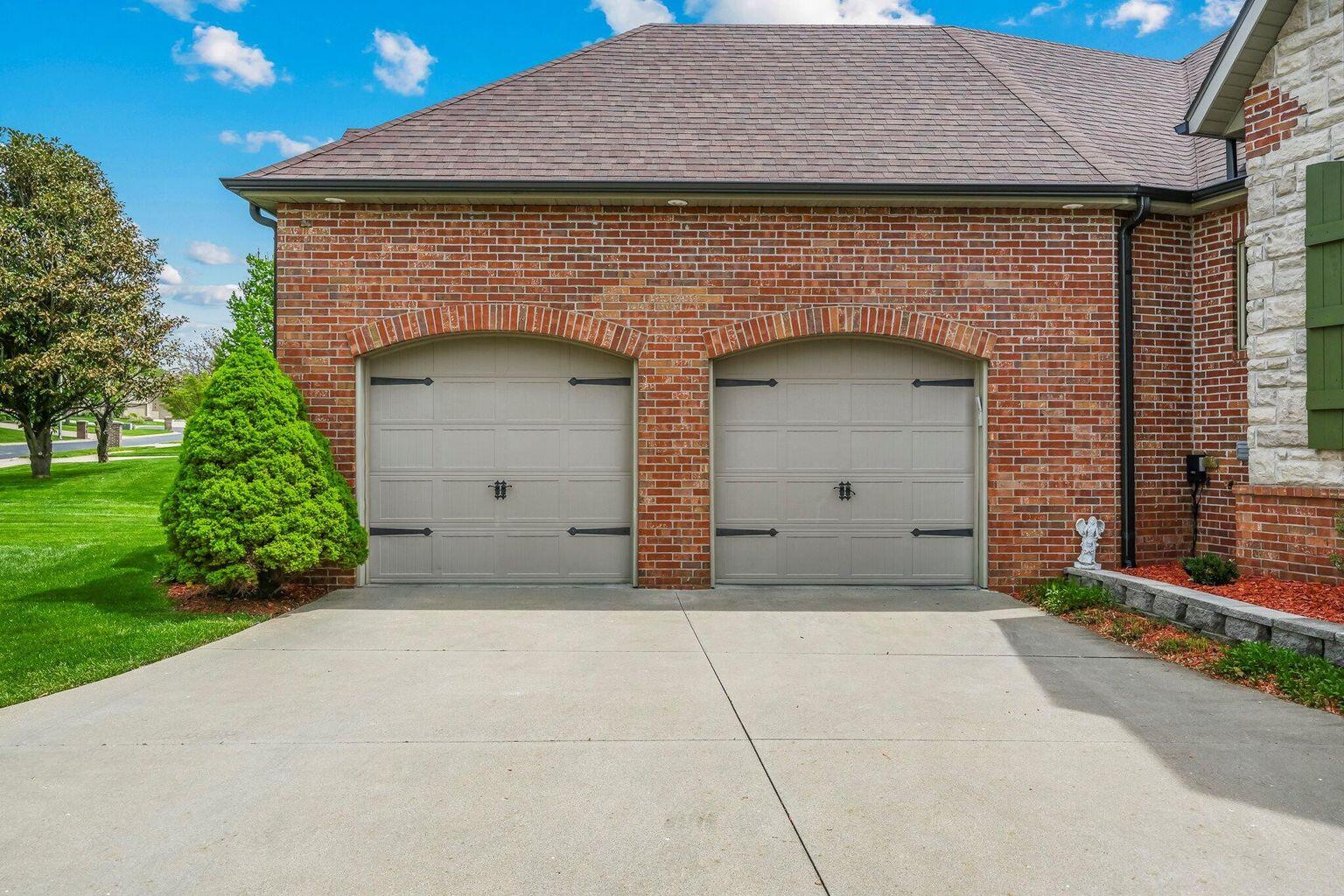 3912 E Windsmore Drive