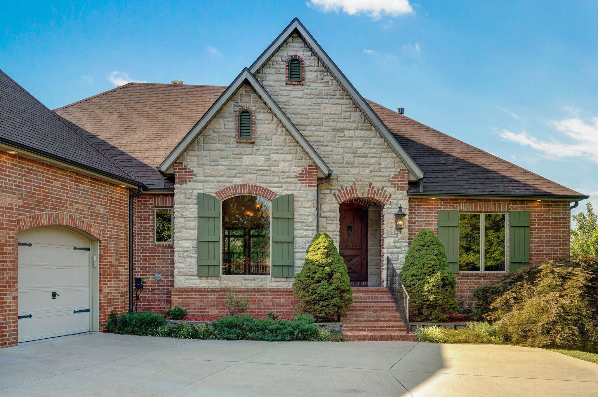 3912 E Windsmore Drive