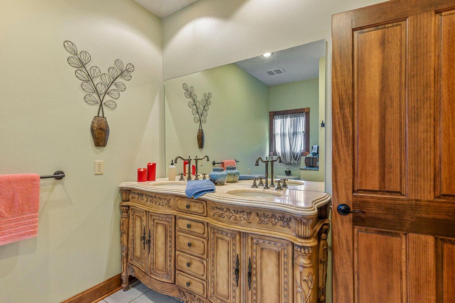 3912 E Windsmore Drive