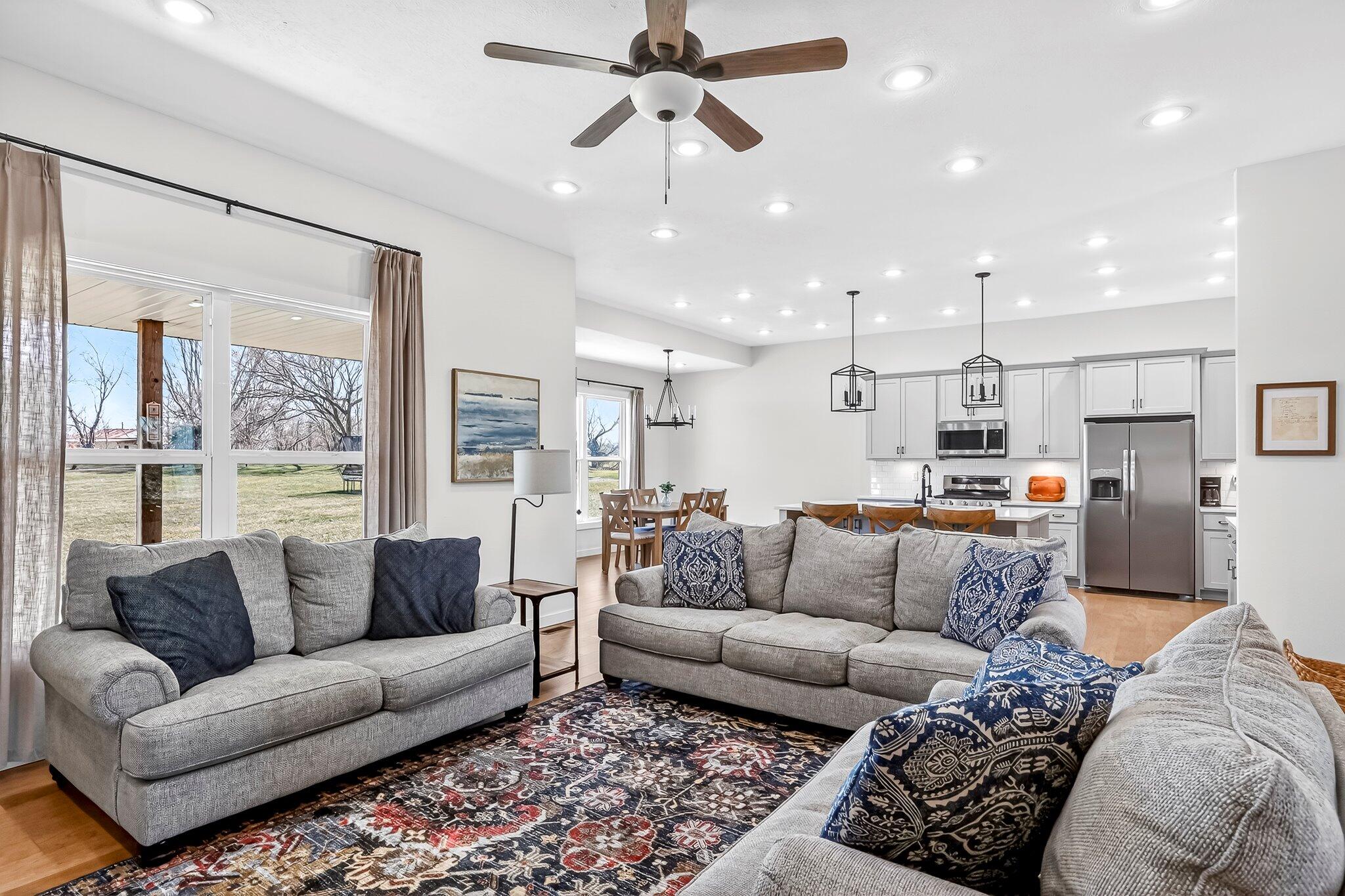 1936 W Big Meadows Lane