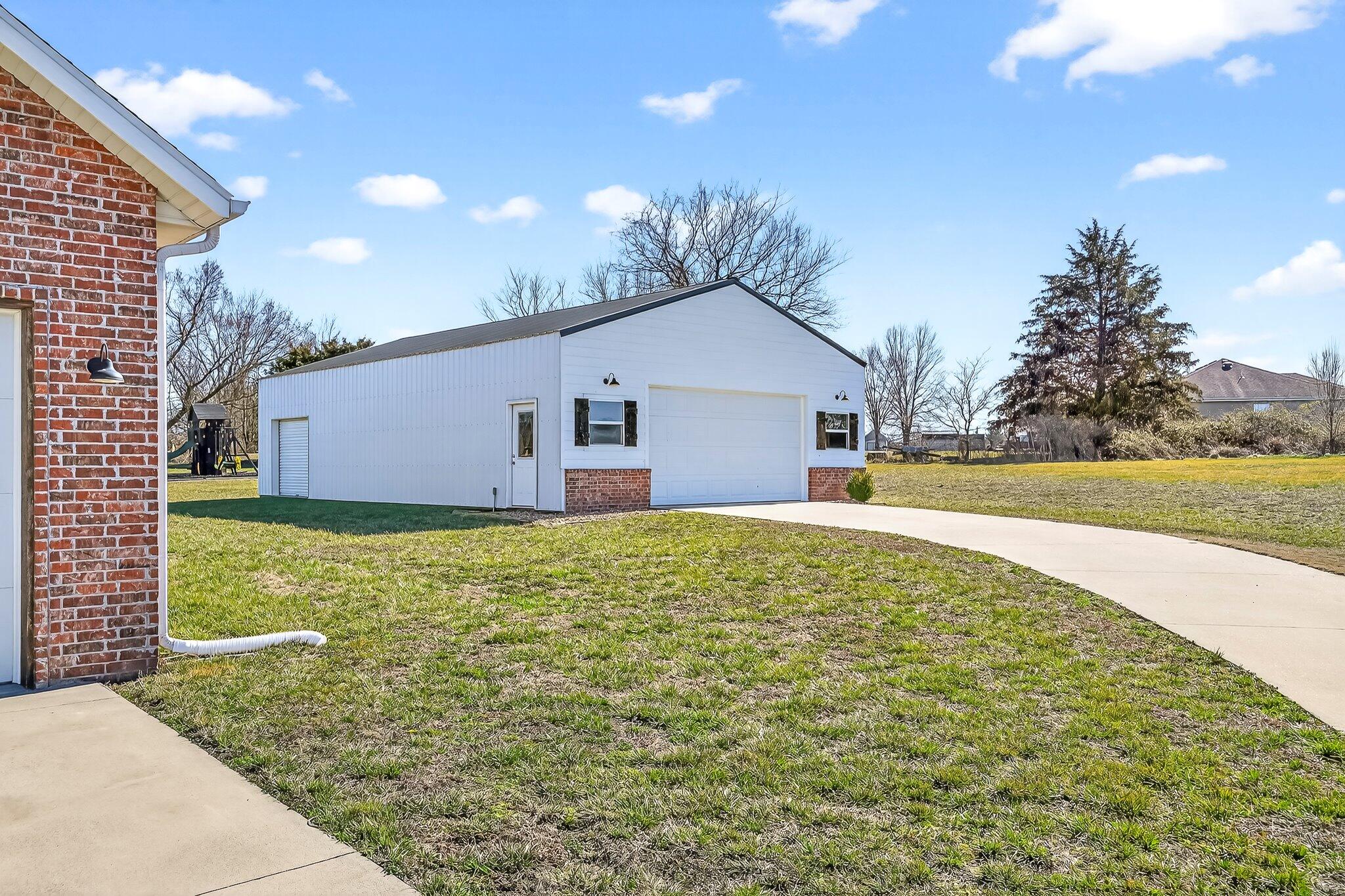 1936 W Big Meadows Lane