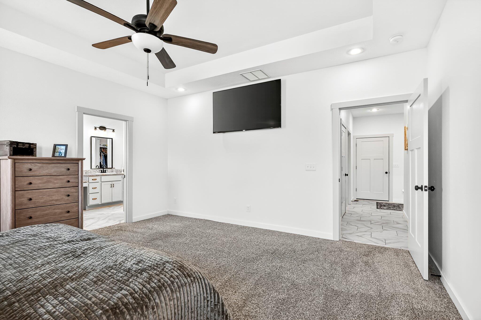 1936 W Big Meadows Lane