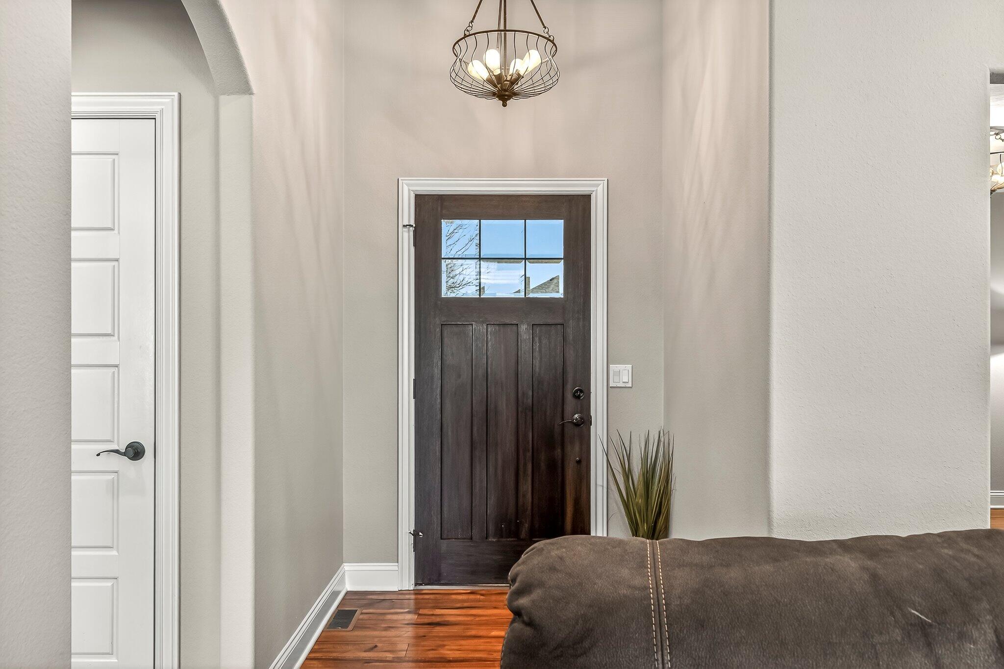 386 E Lombardy Drive