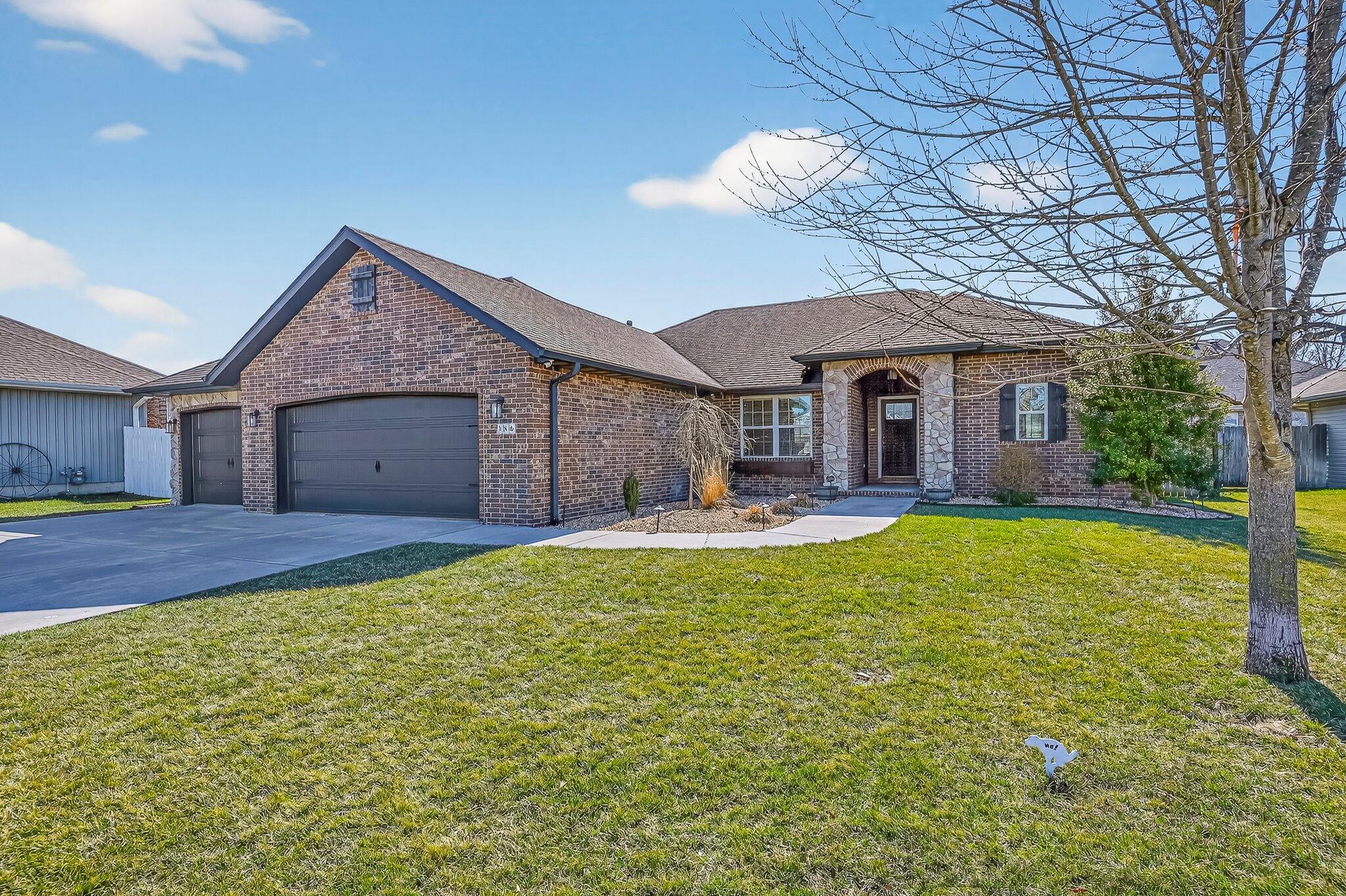 386 E Lombardy Drive