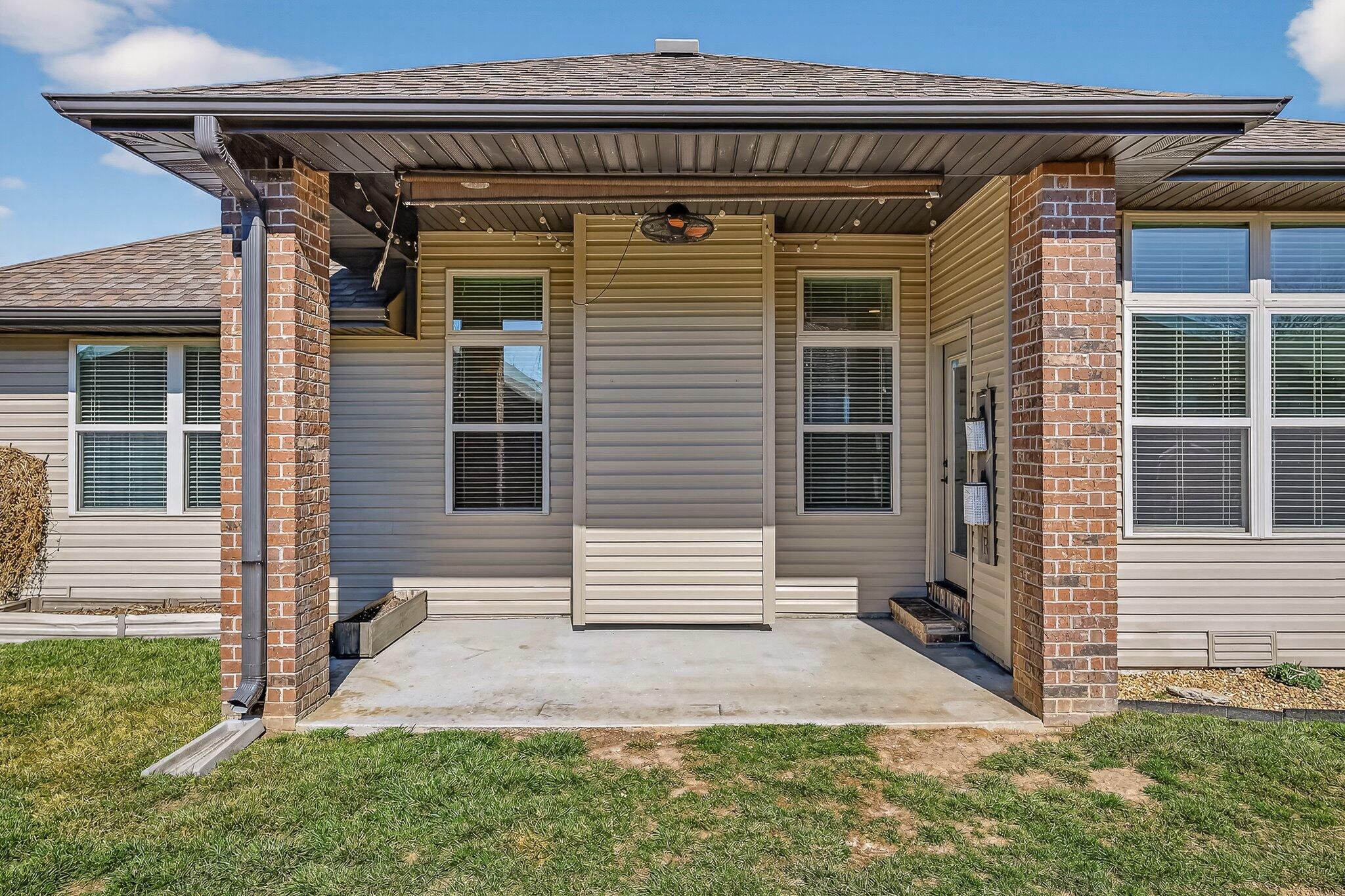 386 E Lombardy Drive