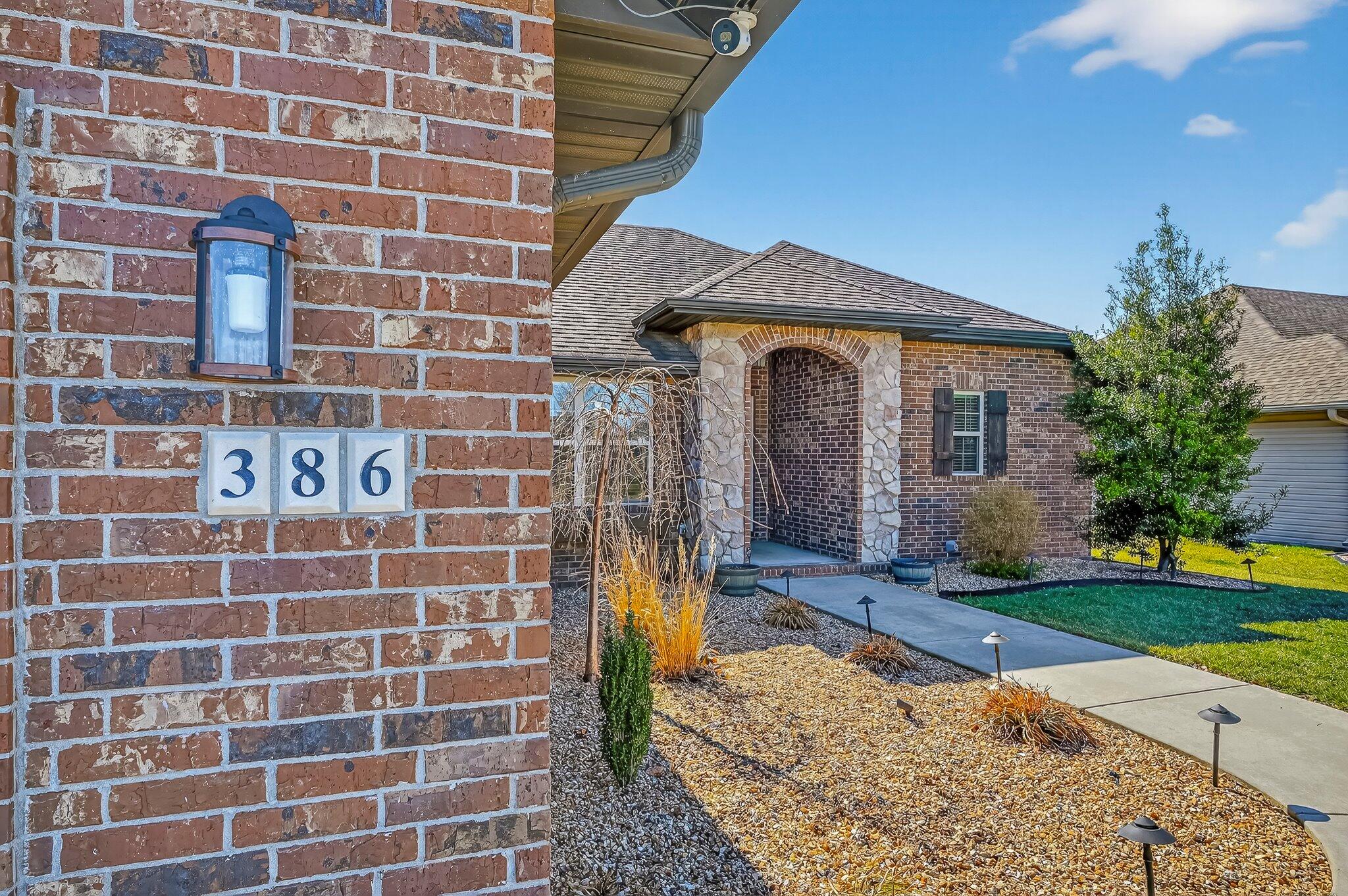 386 E Lombardy Drive