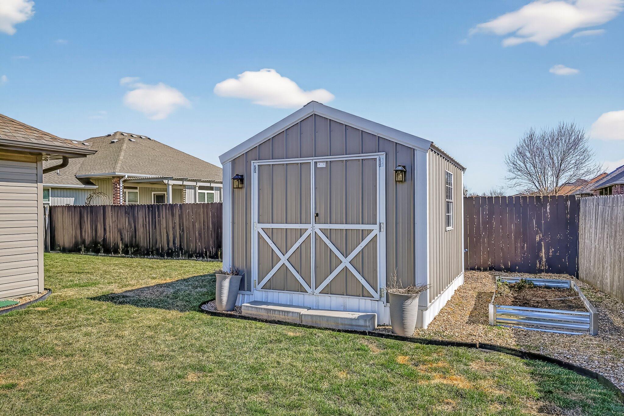 386 E Lombardy Drive