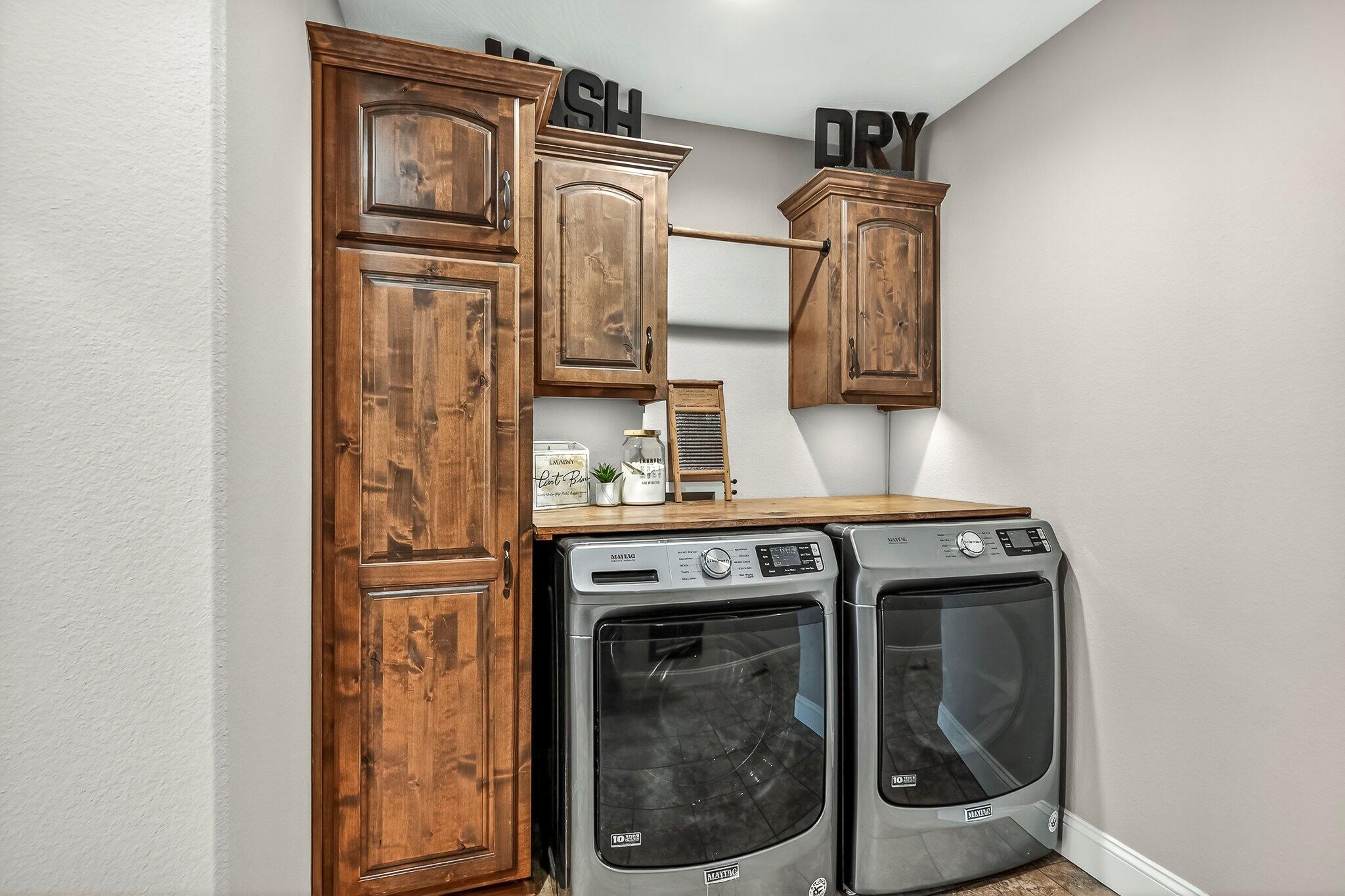 386 E Lombardy Drive