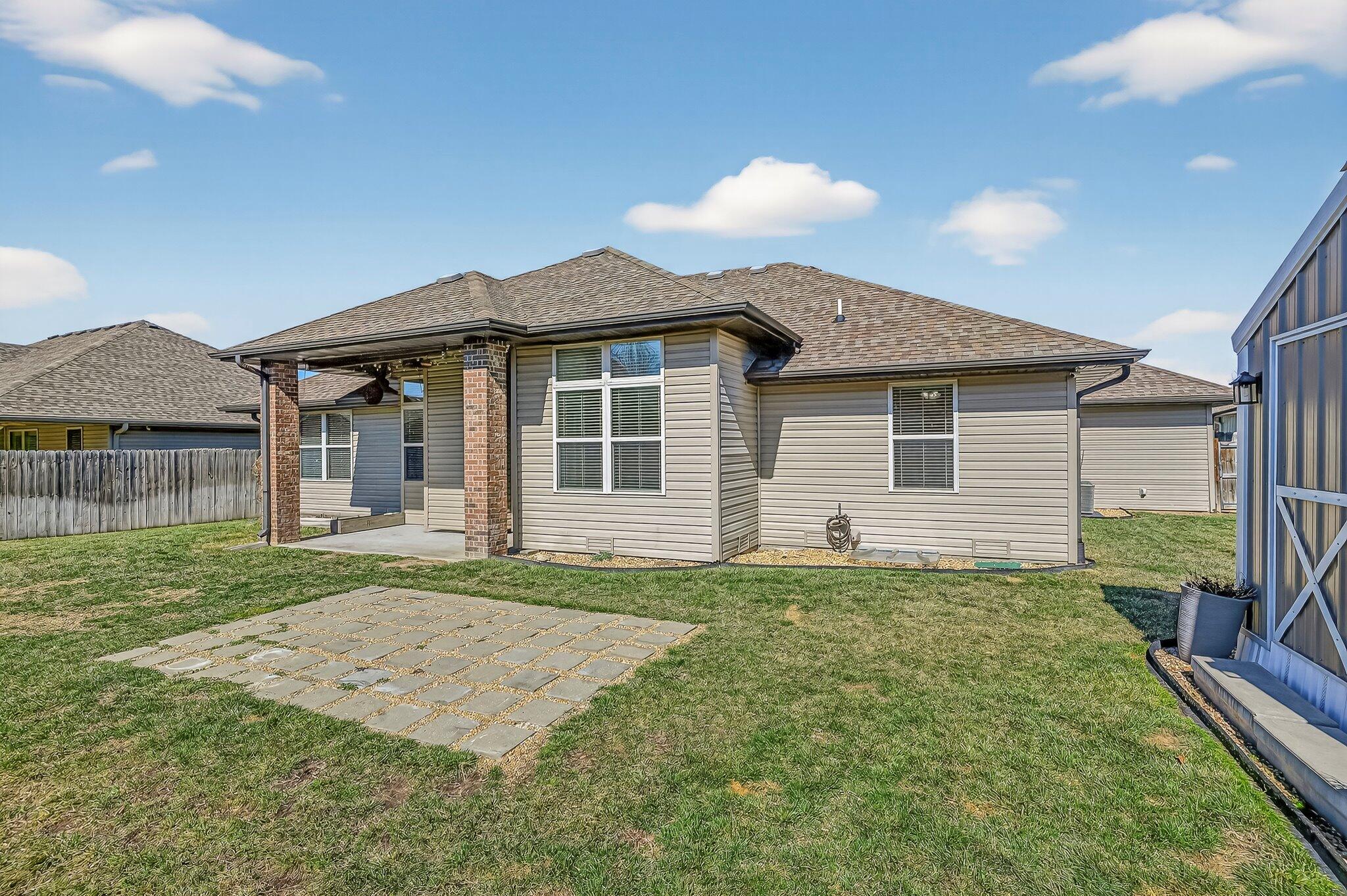 386 E Lombardy Drive