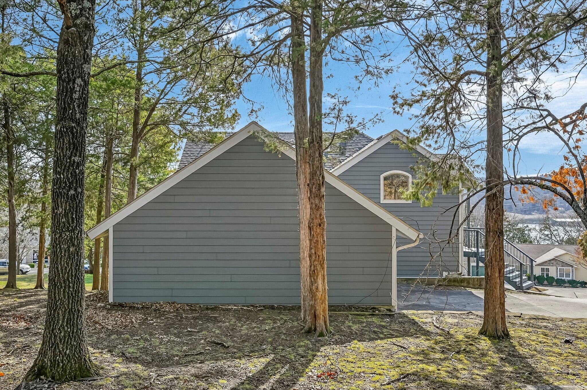 287 Lakefront Circle