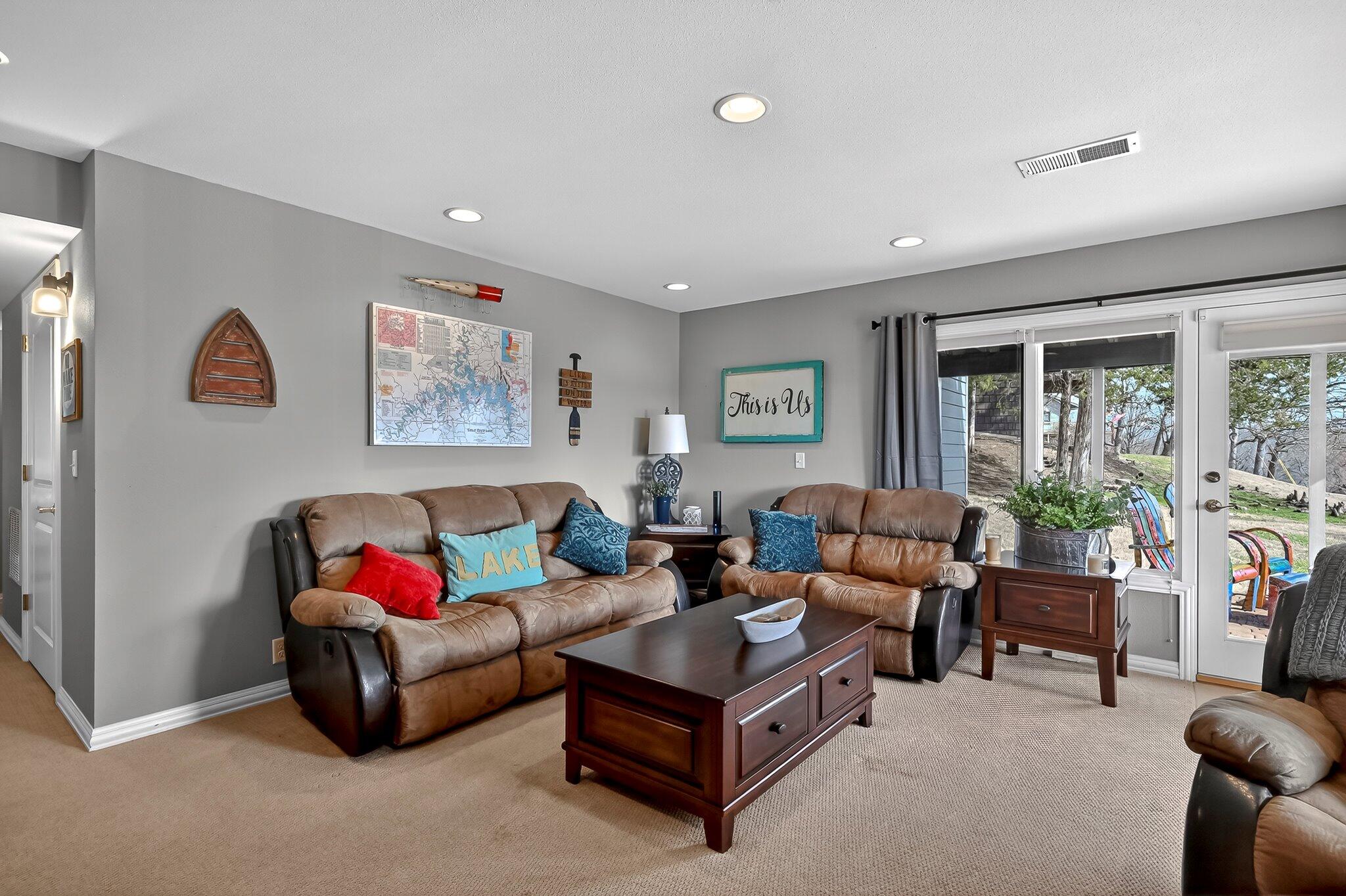 287 Lakefront Circle