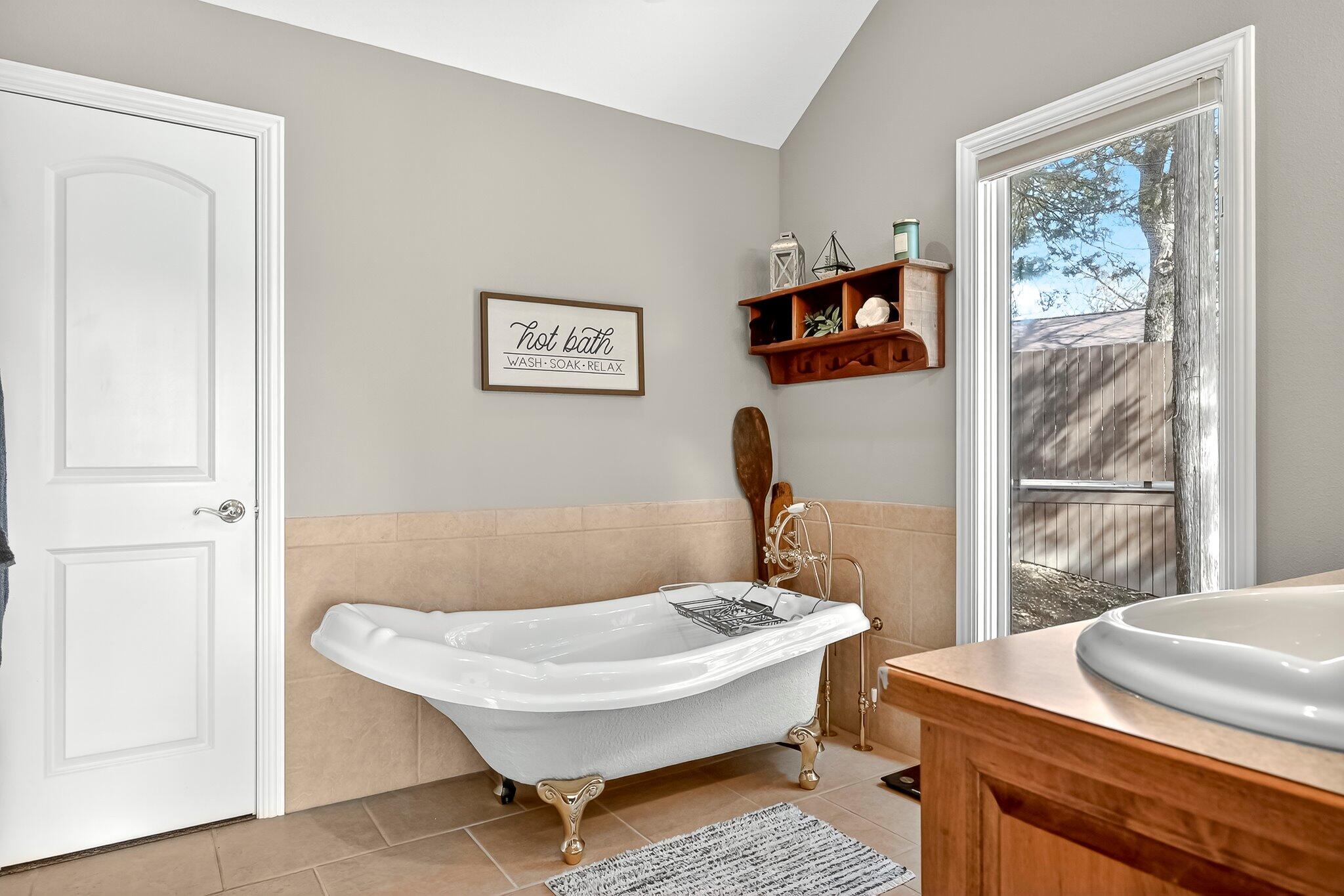 287 Lakefront Circle