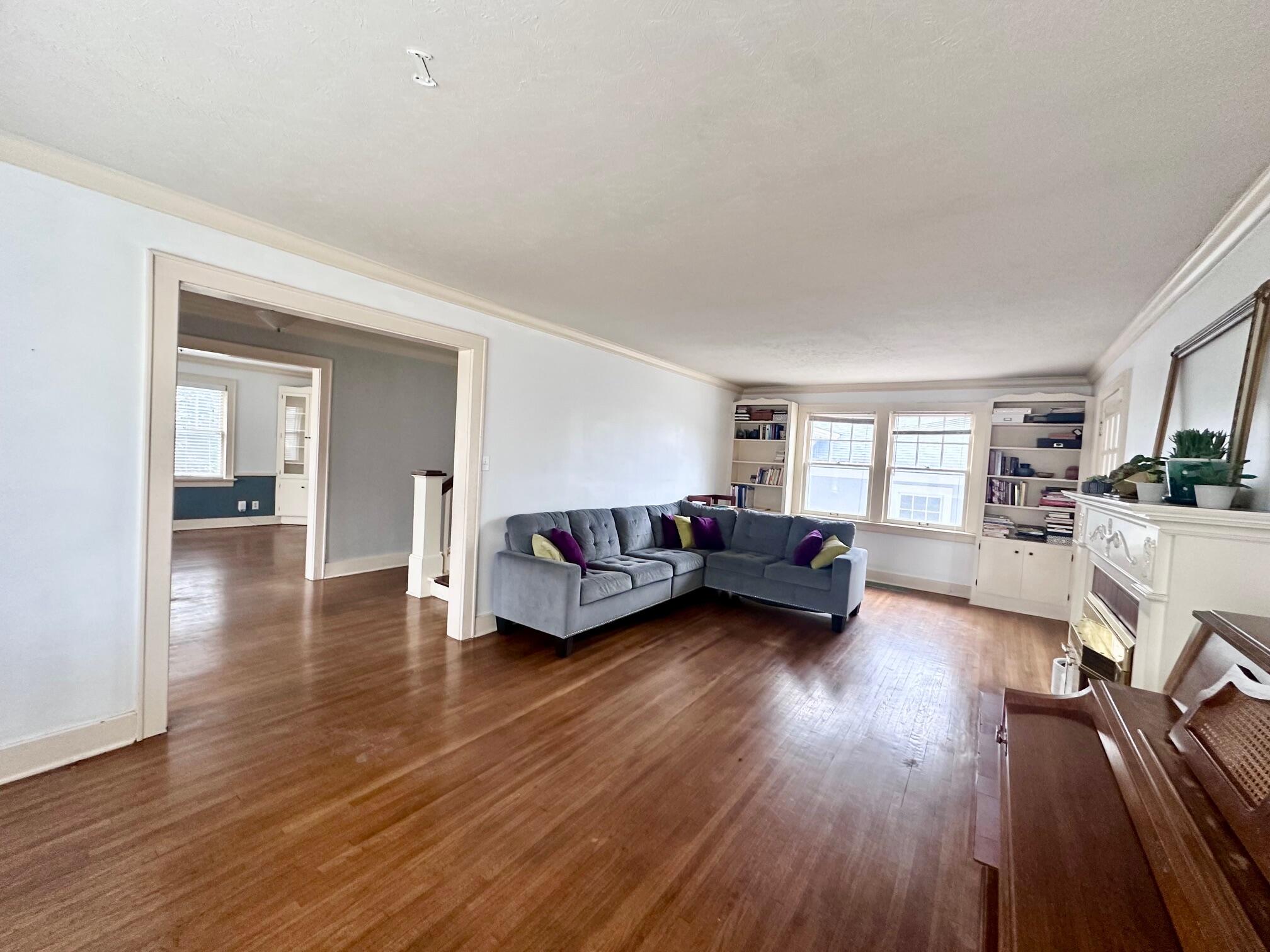 1057 E Stanford Street