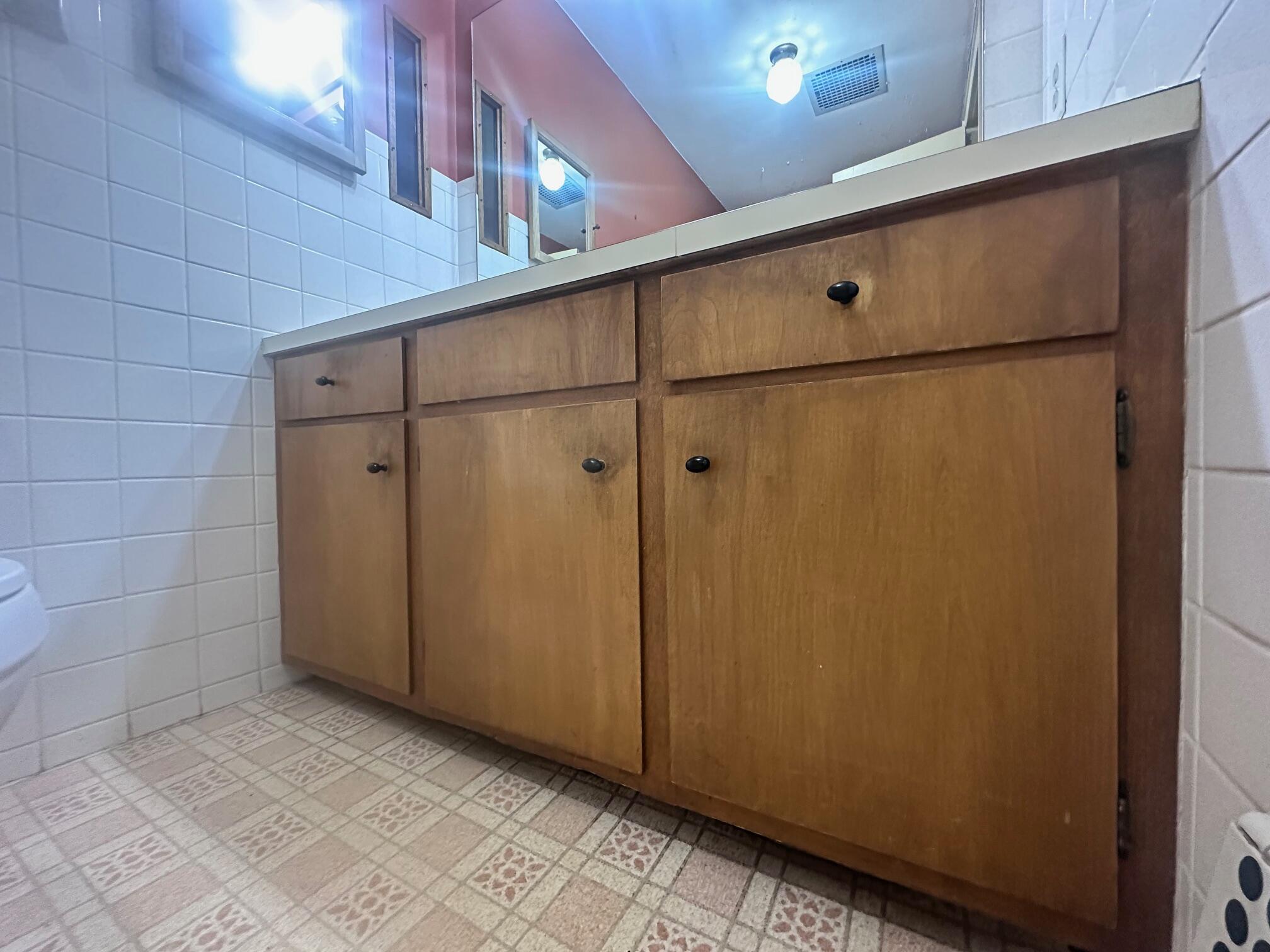 1057 E Stanford Street