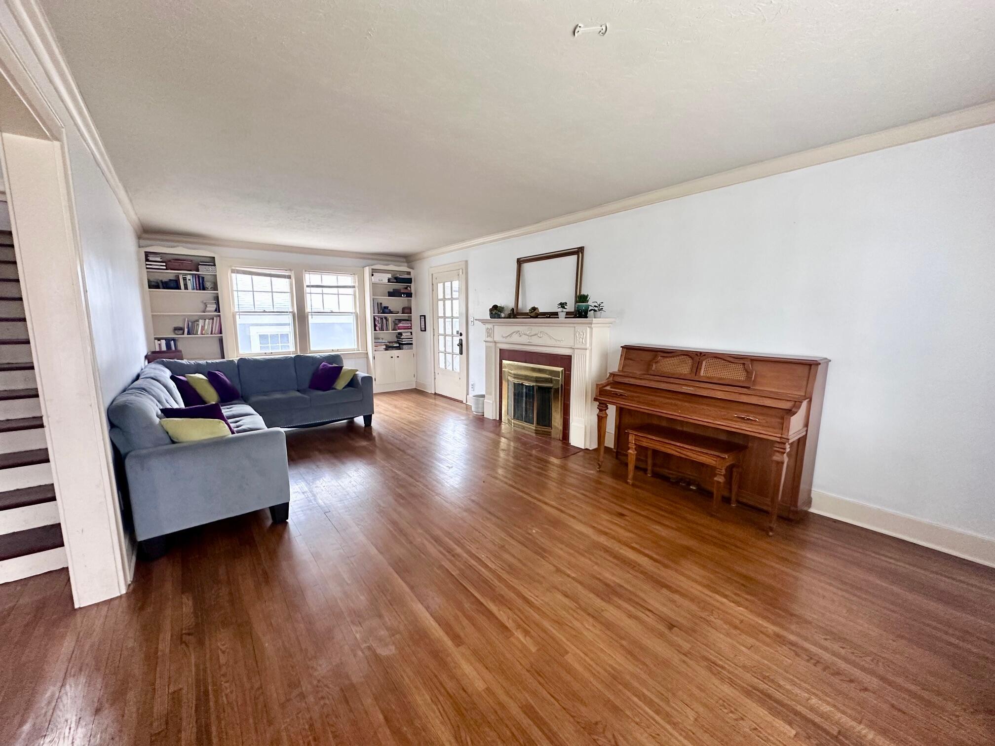 1057 E Stanford Street