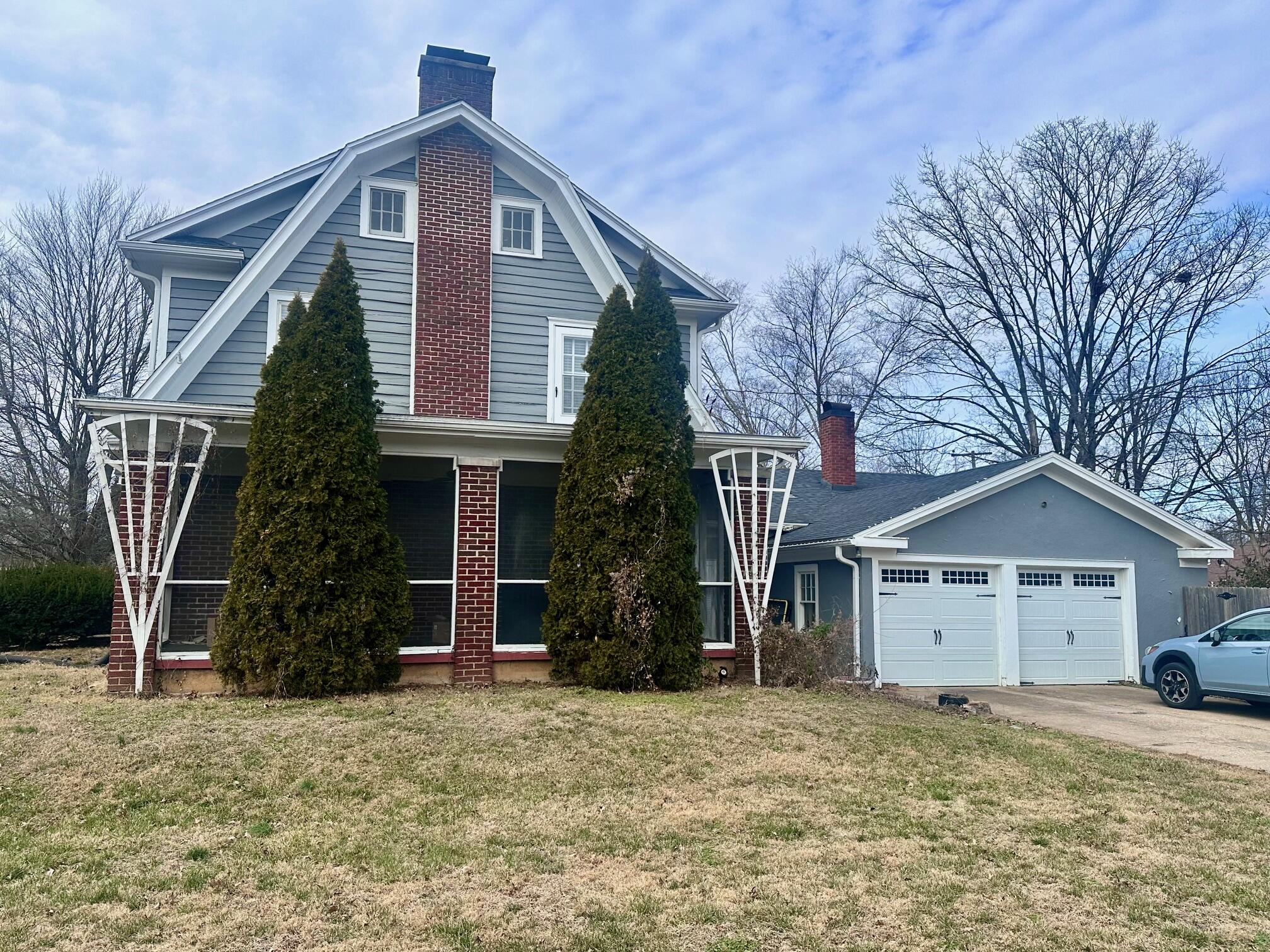 1057 E Stanford Street