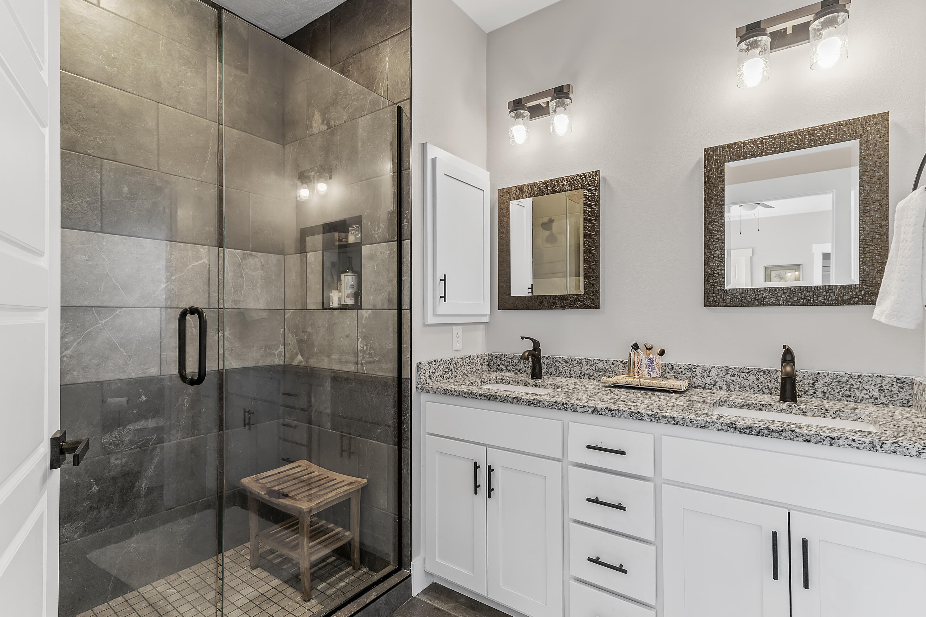 1103 S Brooks Avenue