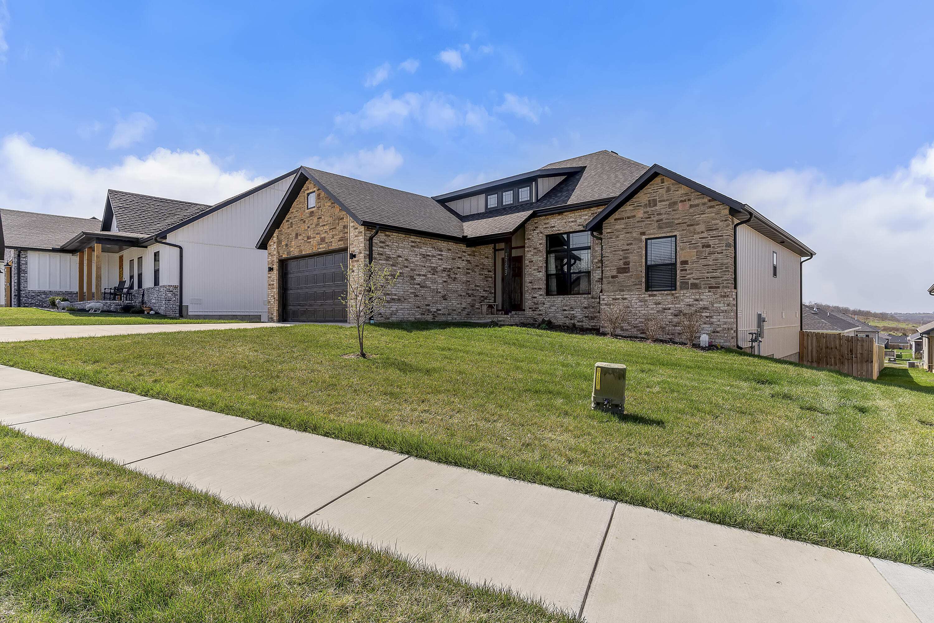 1103 S Brooks Avenue