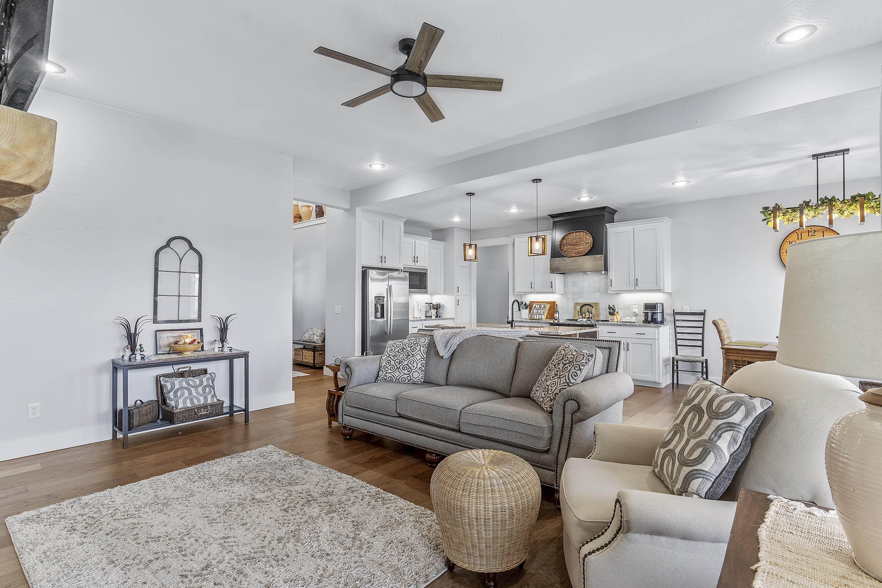 1103 S Brooks Avenue