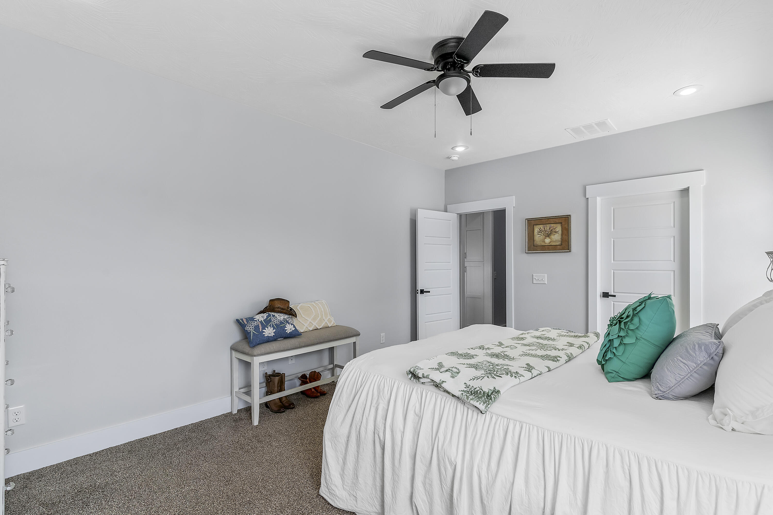 1103 S Brooks Avenue