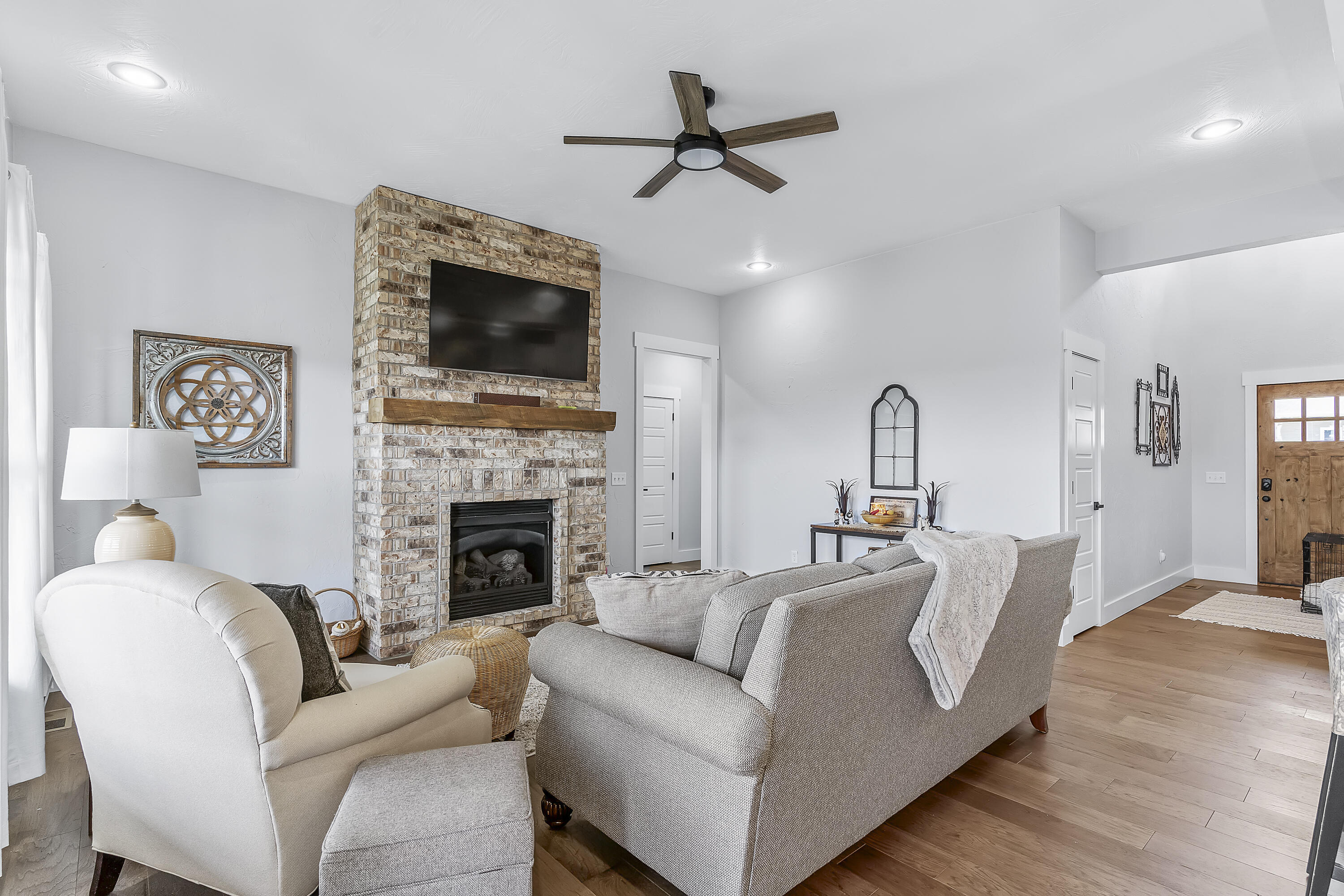 1103 S Brooks Avenue