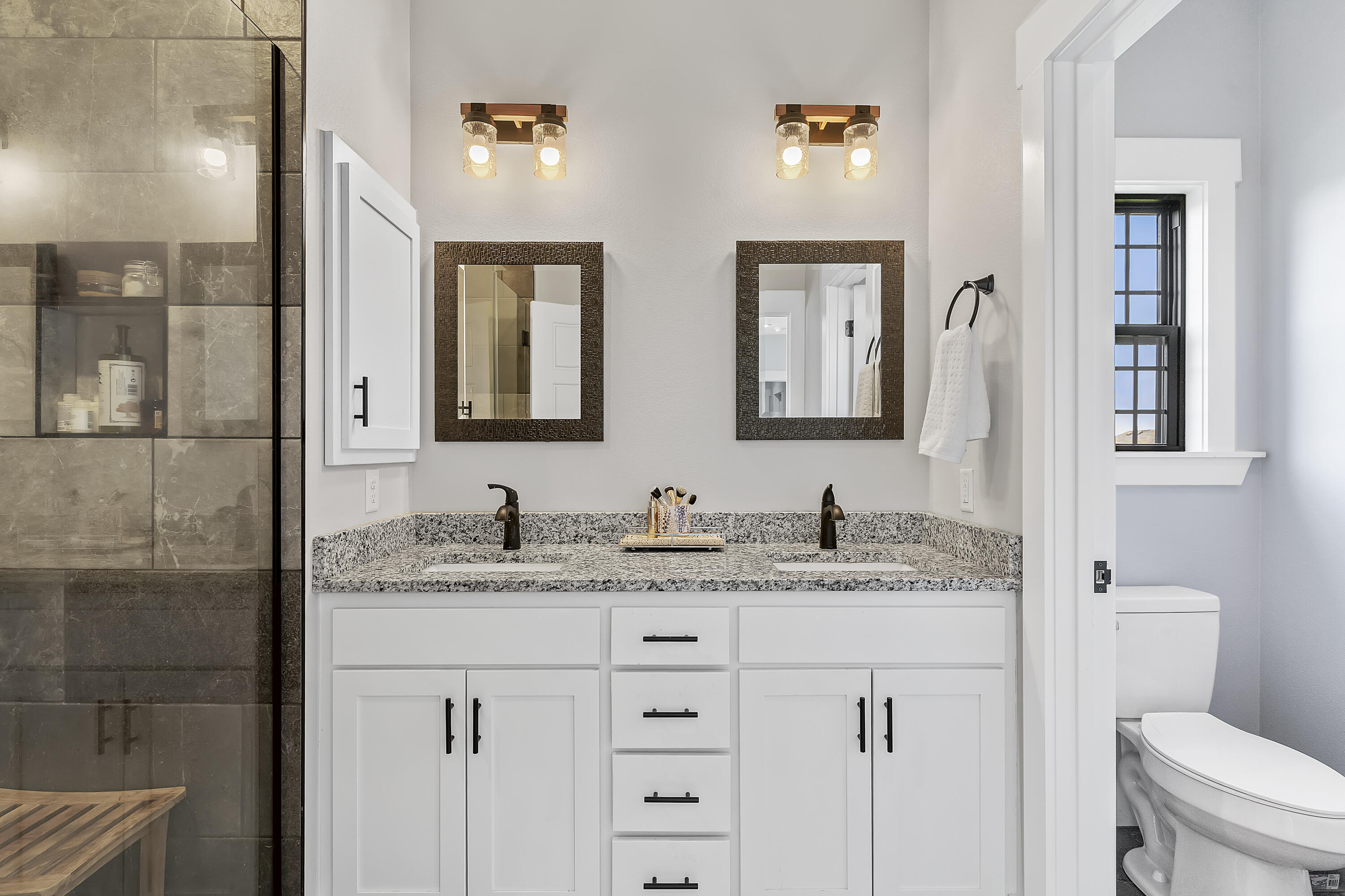 1103 S Brooks Avenue