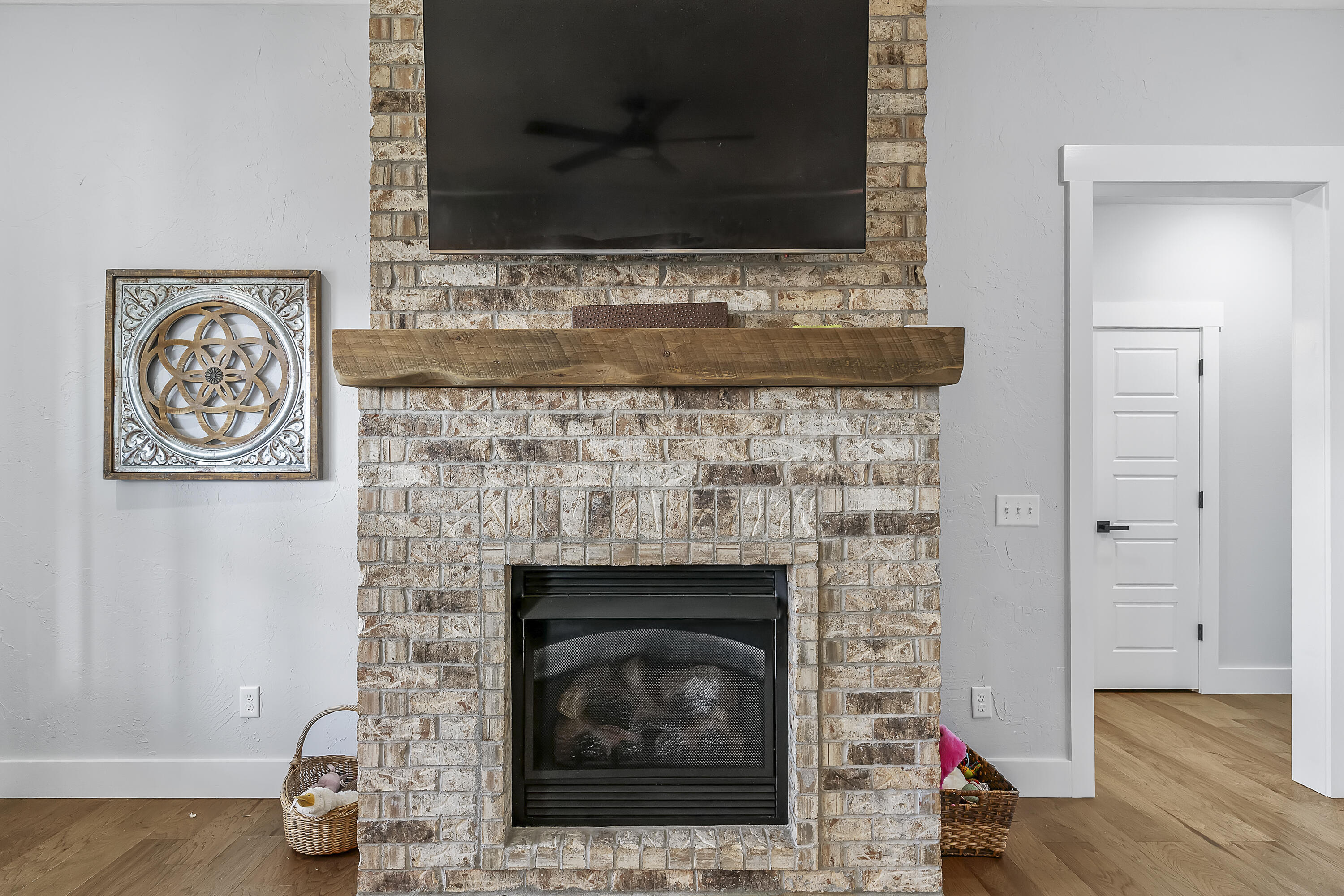 1103 S Brooks Avenue