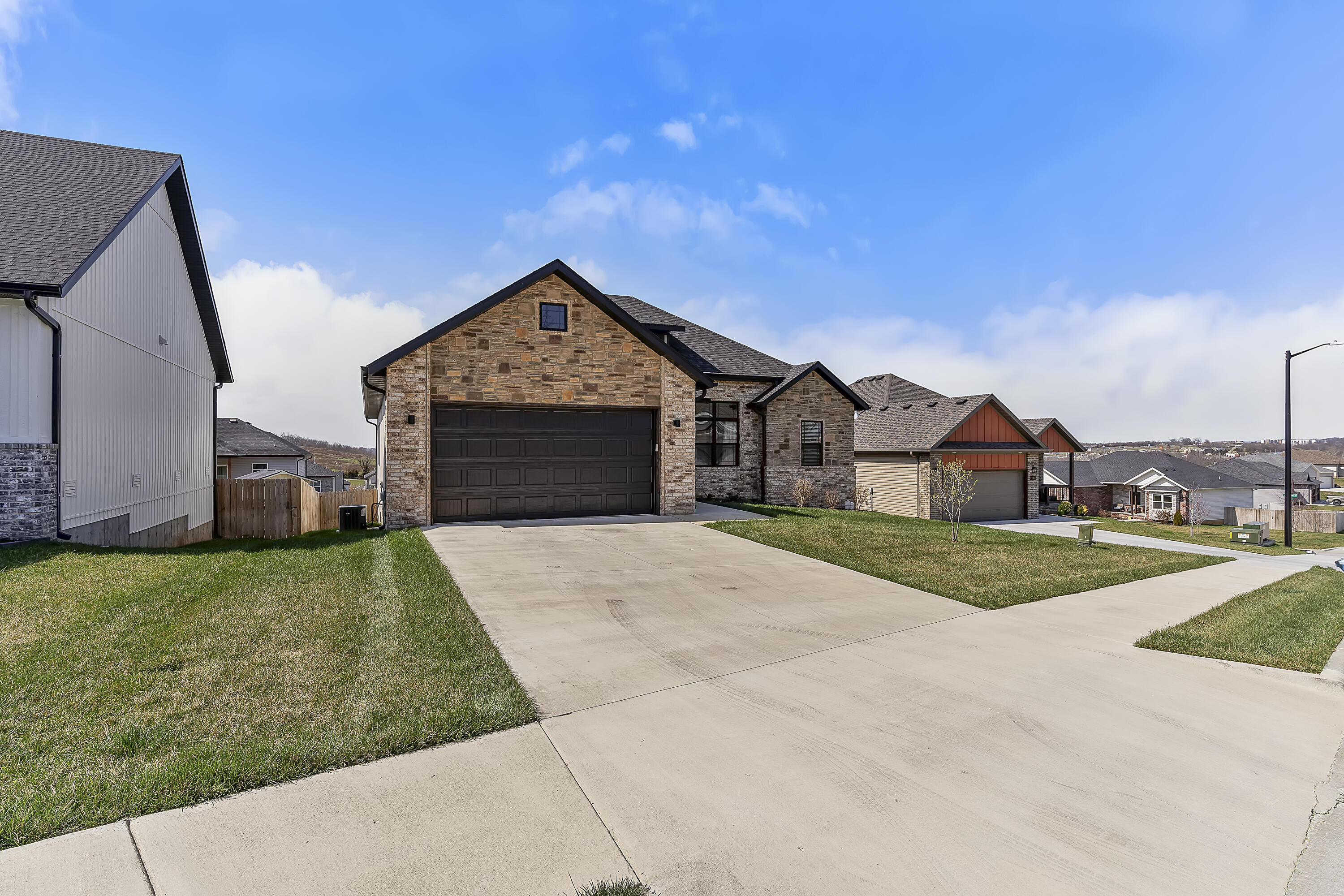 1103 S Brooks Avenue