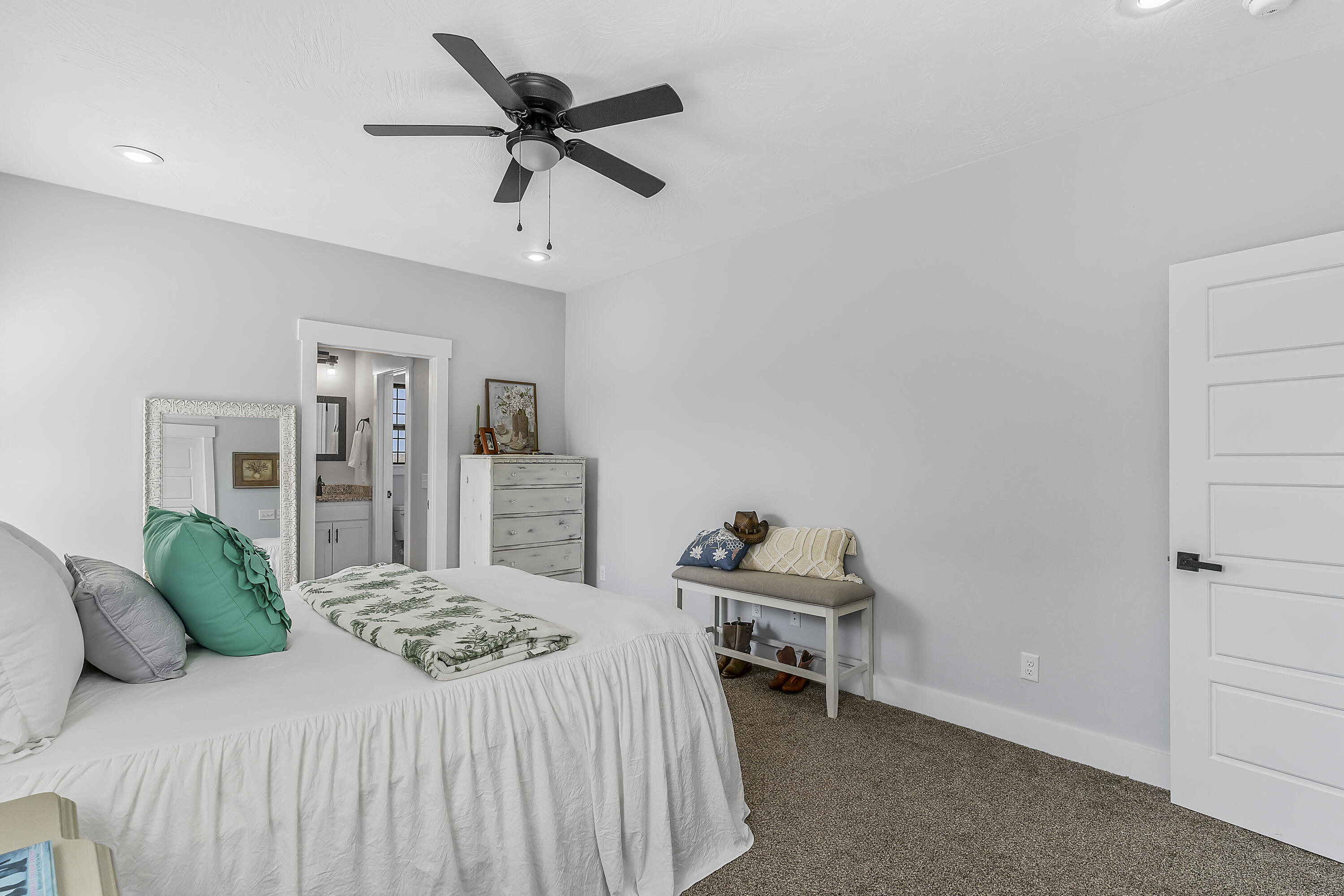 1103 S Brooks Avenue