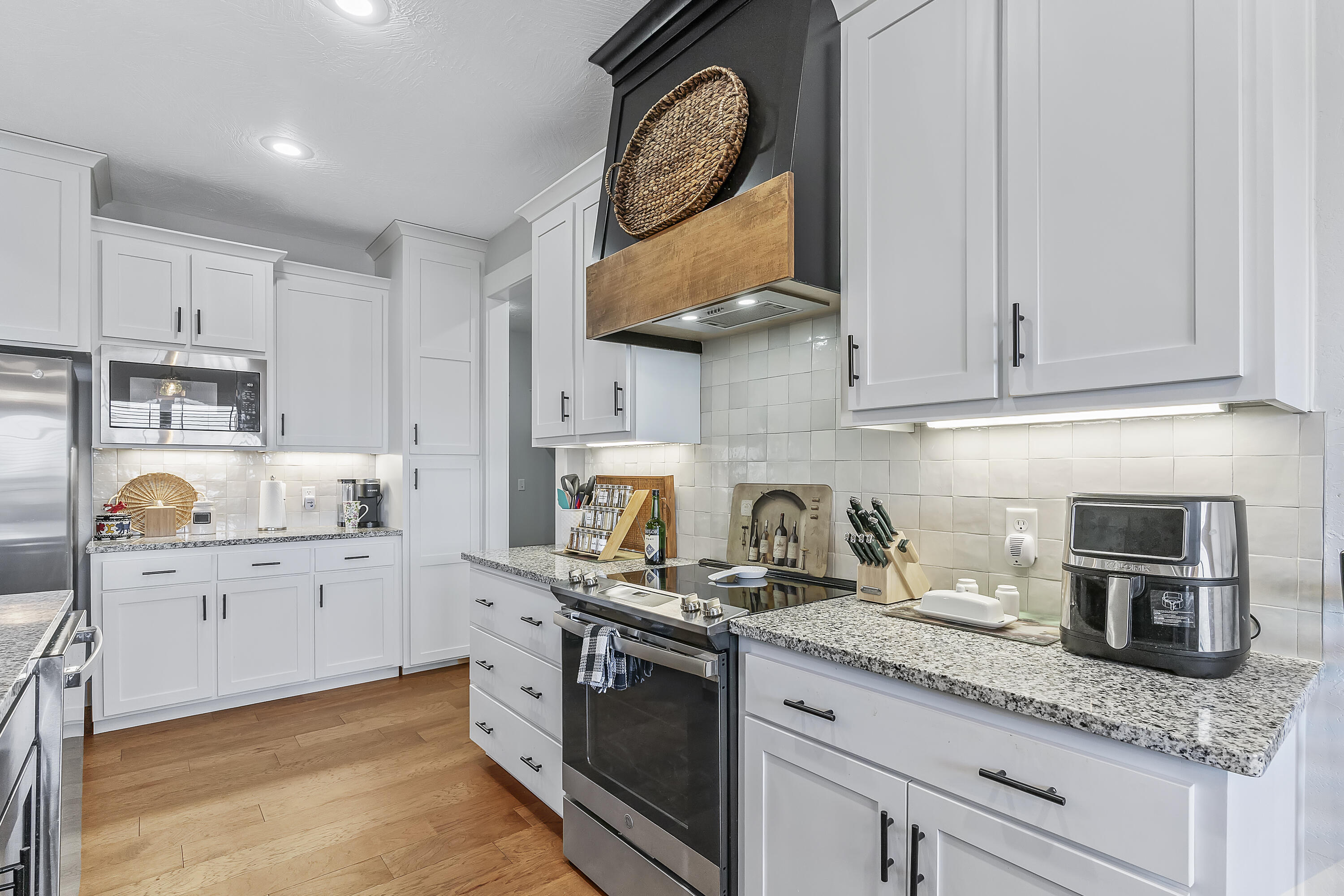 1103 S Brooks Avenue