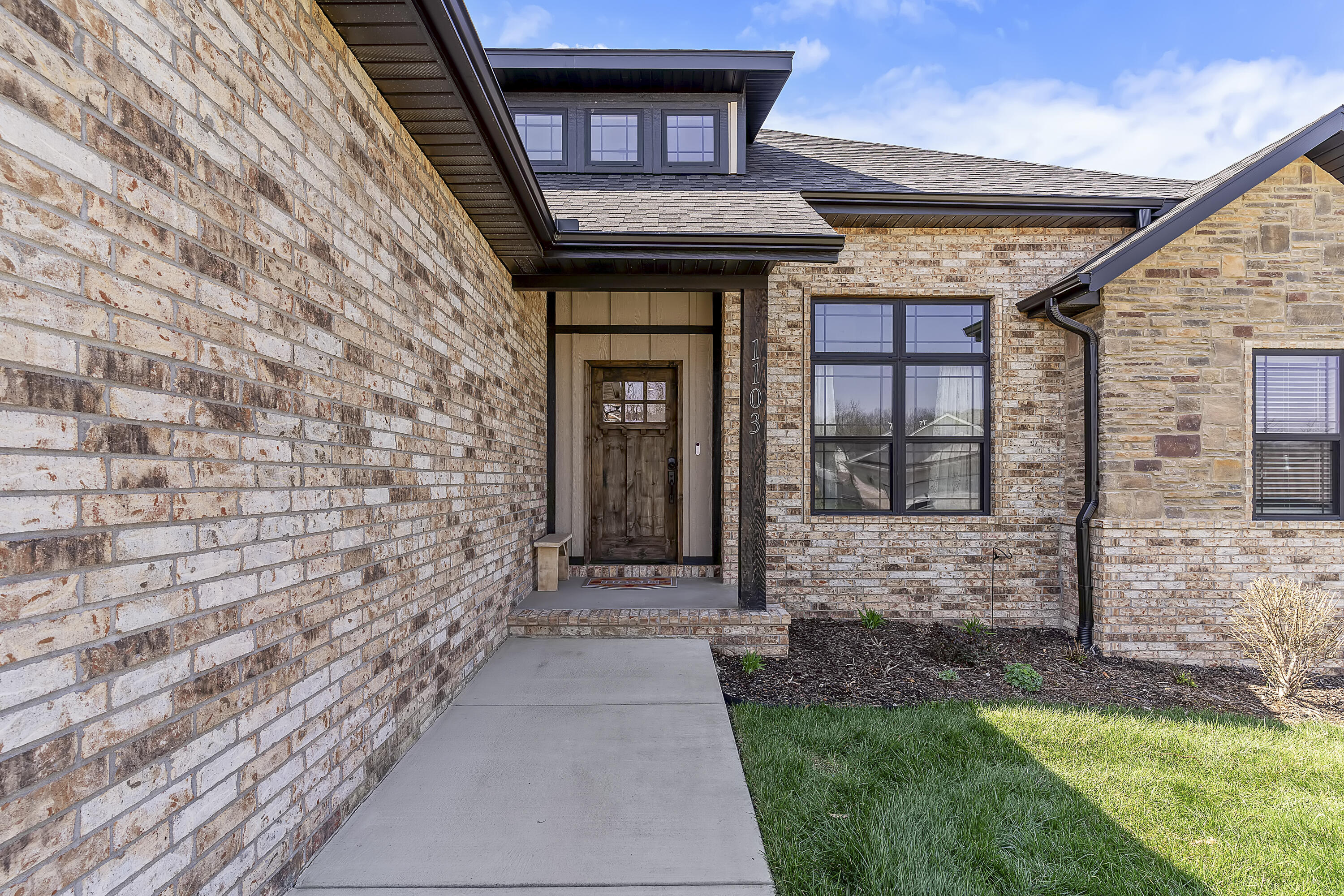 1103 S Brooks Avenue